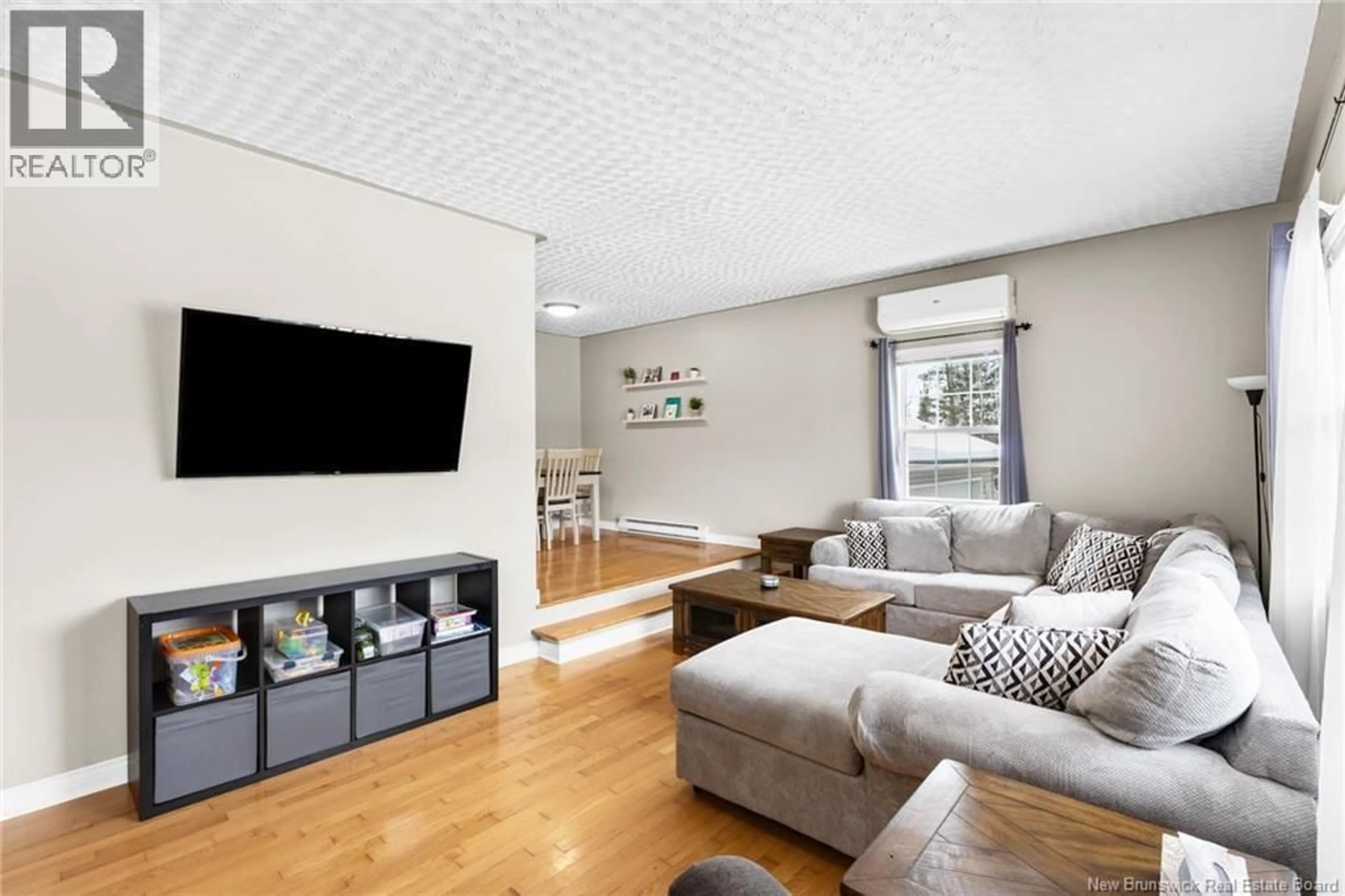 Living room with furniture, wood/laminate floor for 1321 ROUTE 655, Rusagonis New Brunswick E3B8Z9