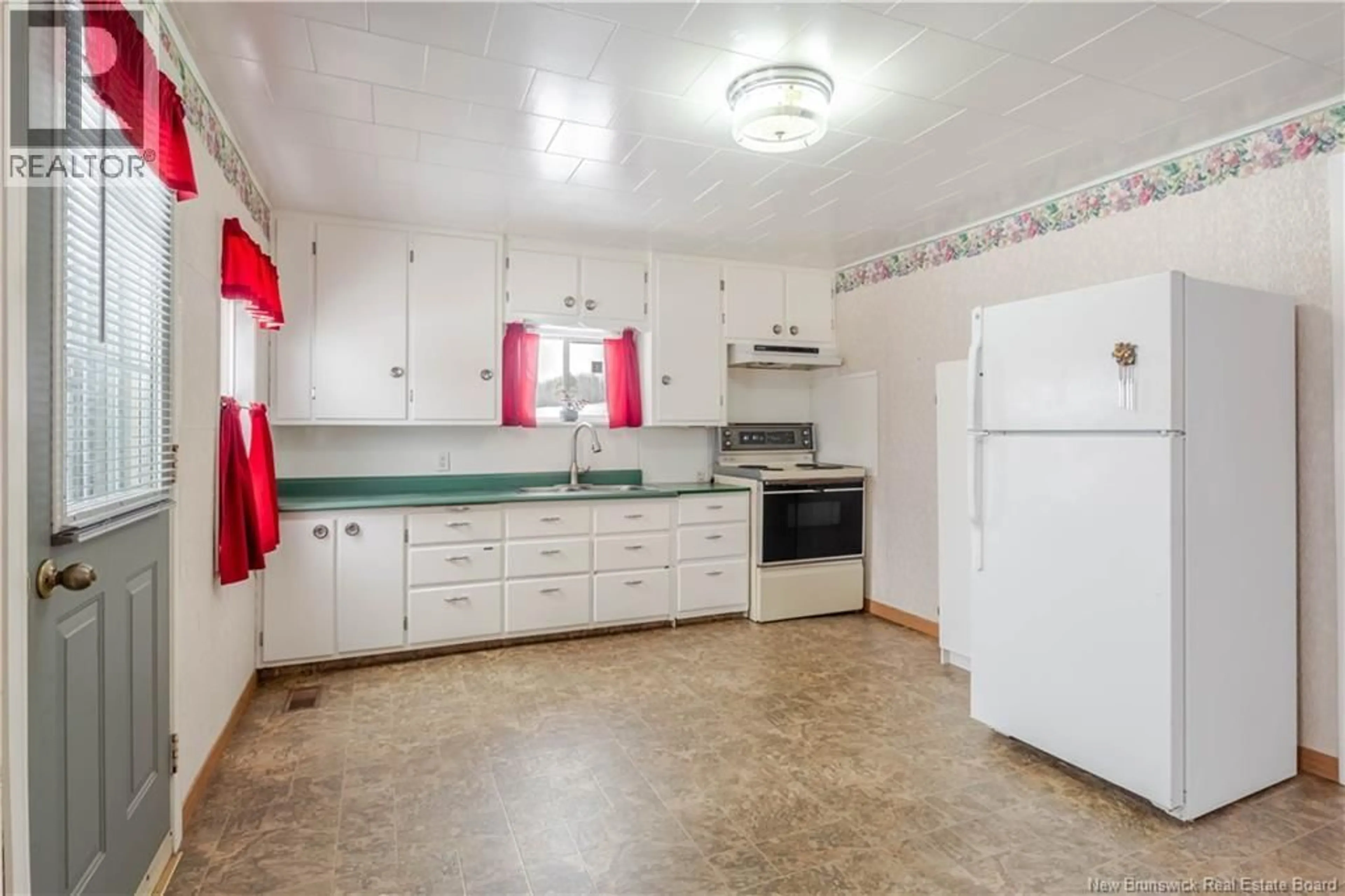 Standard kitchen, ceramic/tile floor for 577 OTIS DRIVE, Nackawic New Brunswick E6G1H6