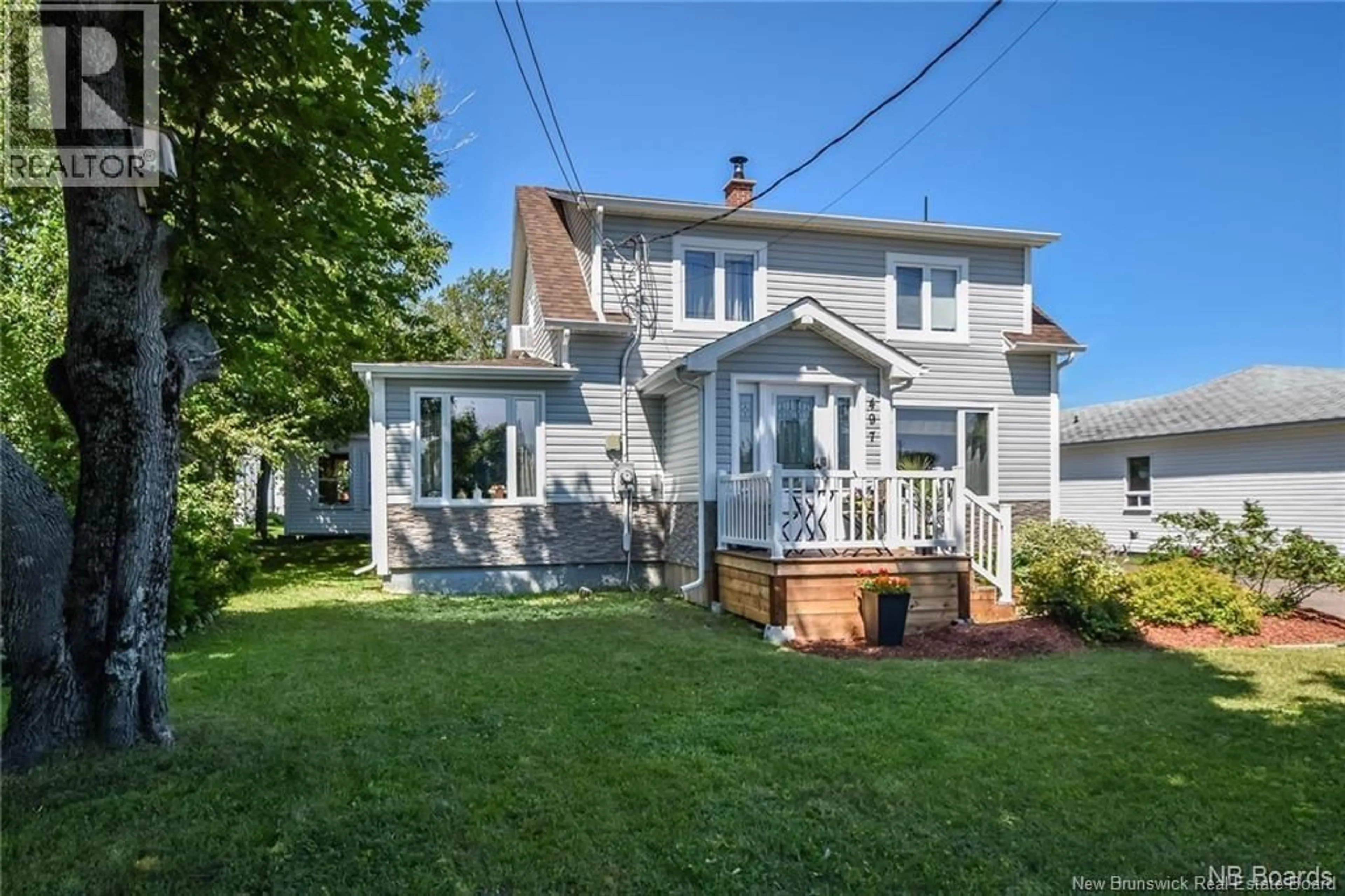 A pic from outside/outdoor area/front of a property/back of a property/a pic from drone, street for 497 RUE DE L'EGLISE, Tracadie New Brunswick E1X1B1