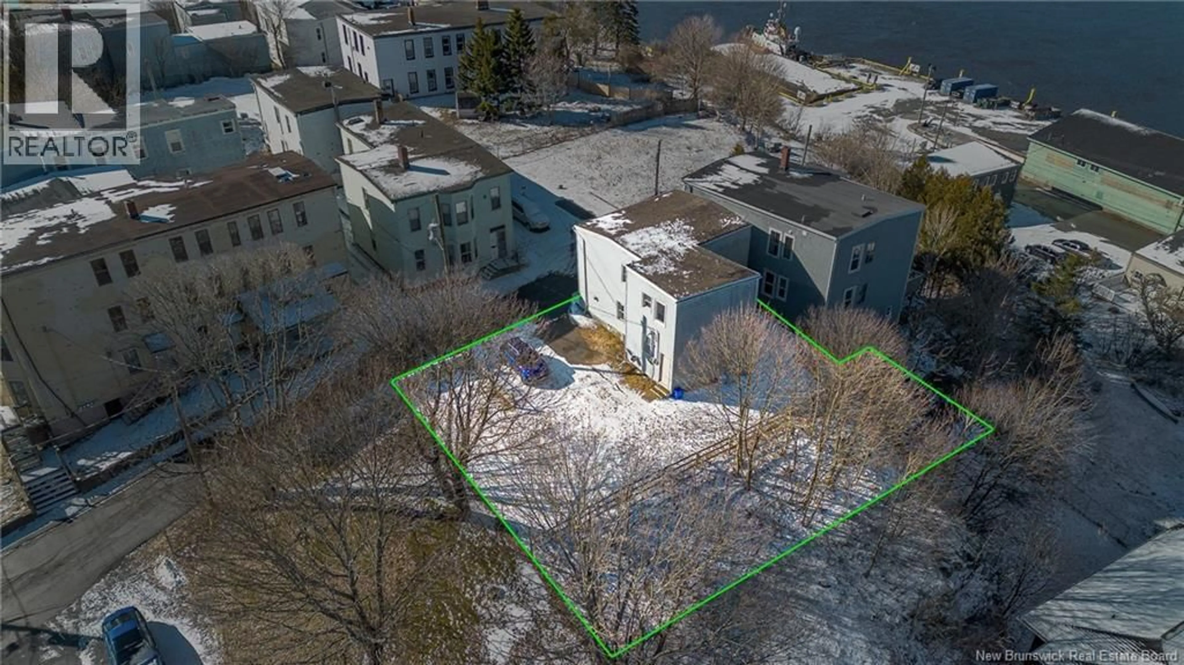 A pic from outside/outdoor area/front of a property/back of a property/a pic from drone, building for 21 VICTORIA LANE, Saint John New Brunswick E2K1A1