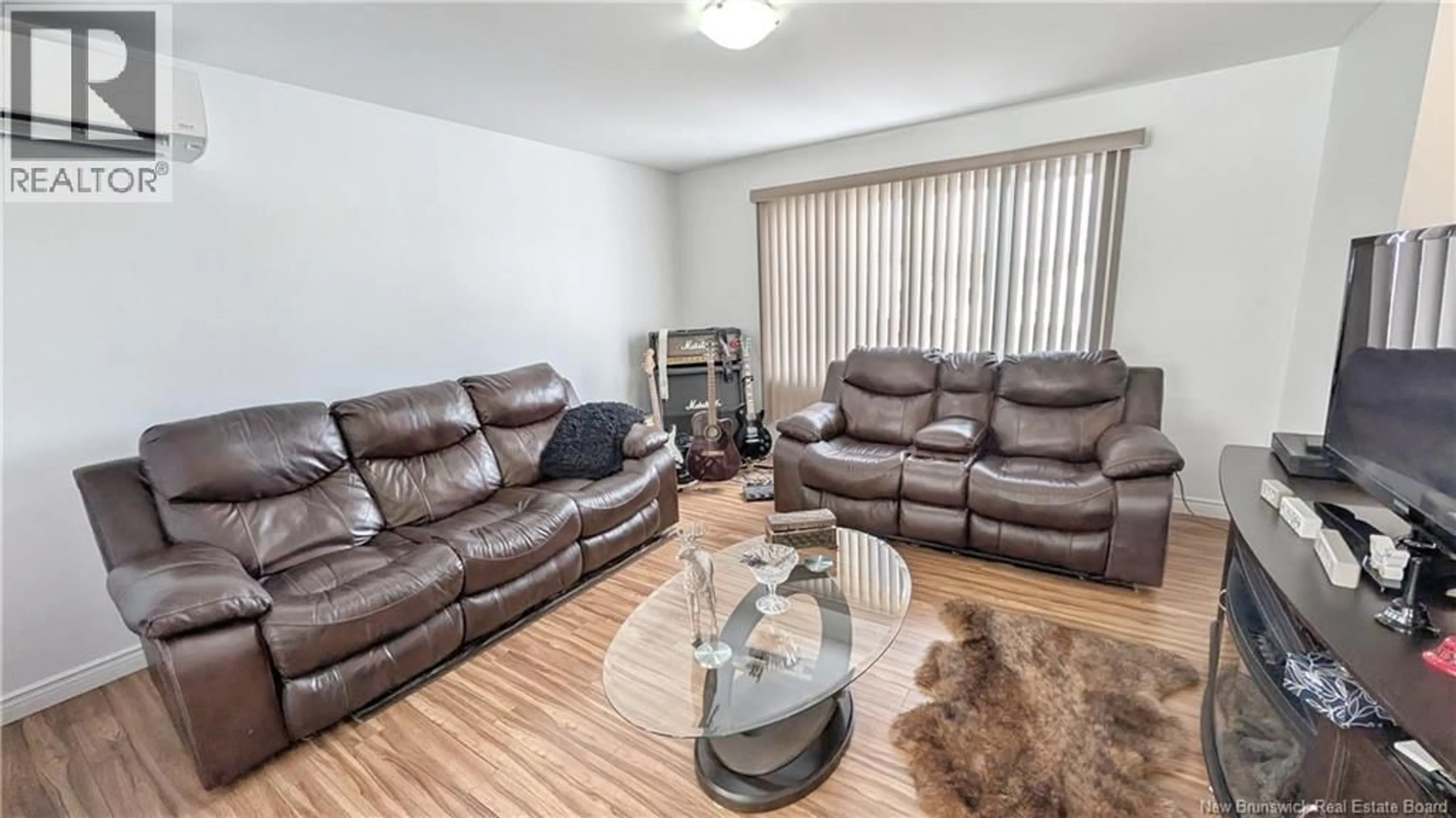 Living room with furniture, unknown for 925-927 VICTORIA AVENUE, Bathurst New Brunswick E2A3K1