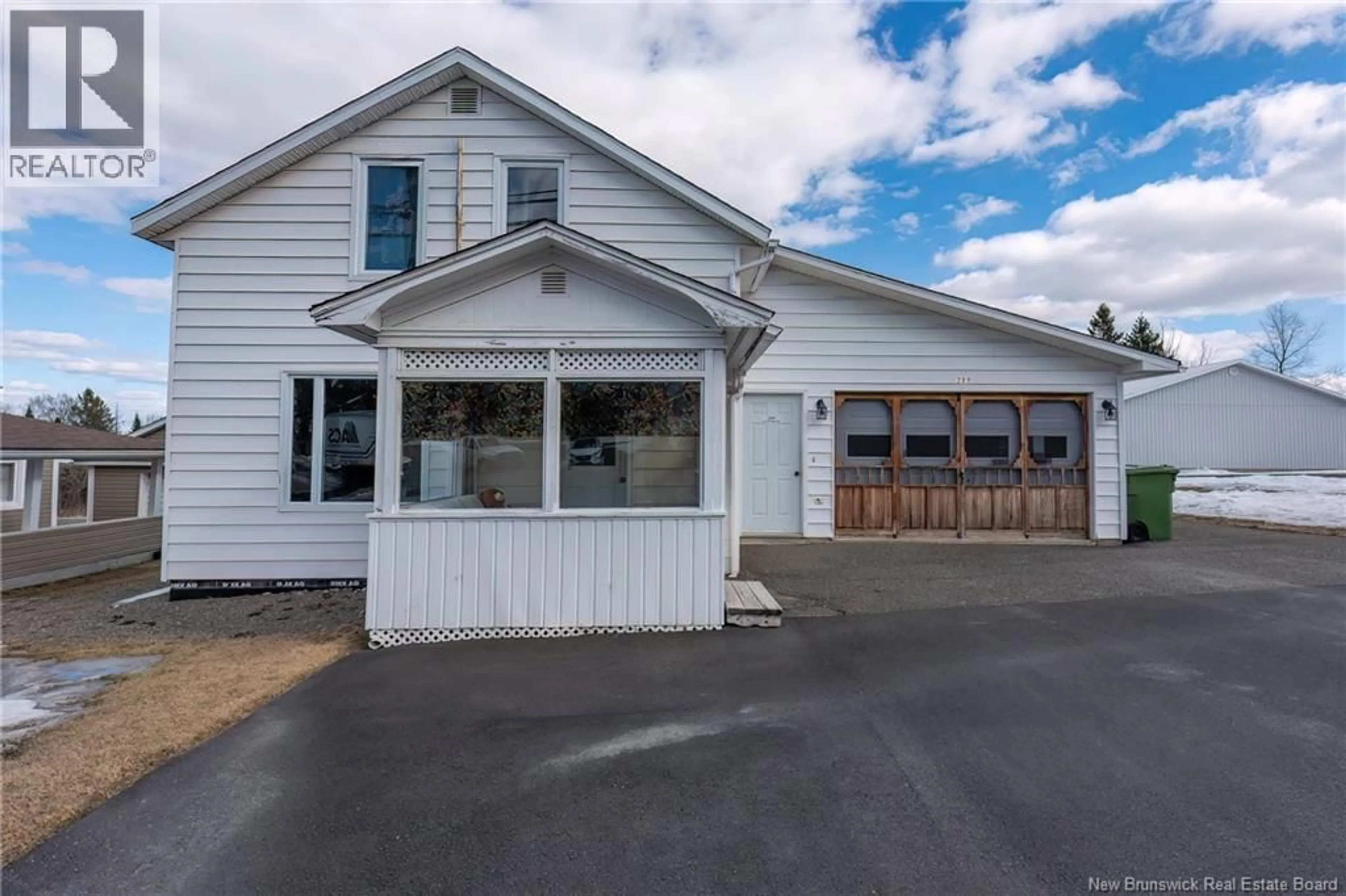 Indoor garage for 289 PORTAGE ROAD, Victoria New Brunswick E3Z1M1