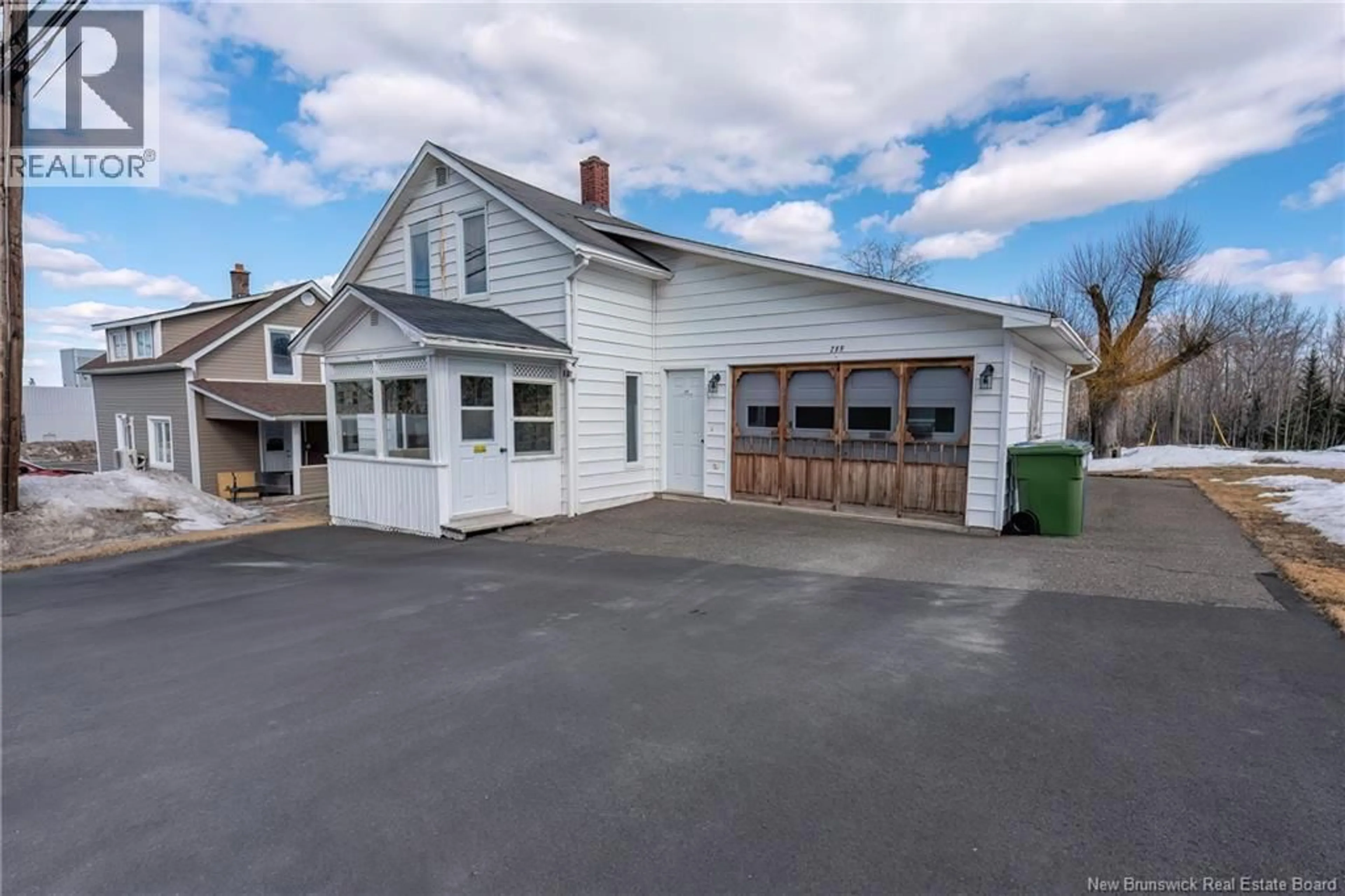 Indoor garage for 289 PORTAGE ROAD, Victoria New Brunswick E3Z1M1