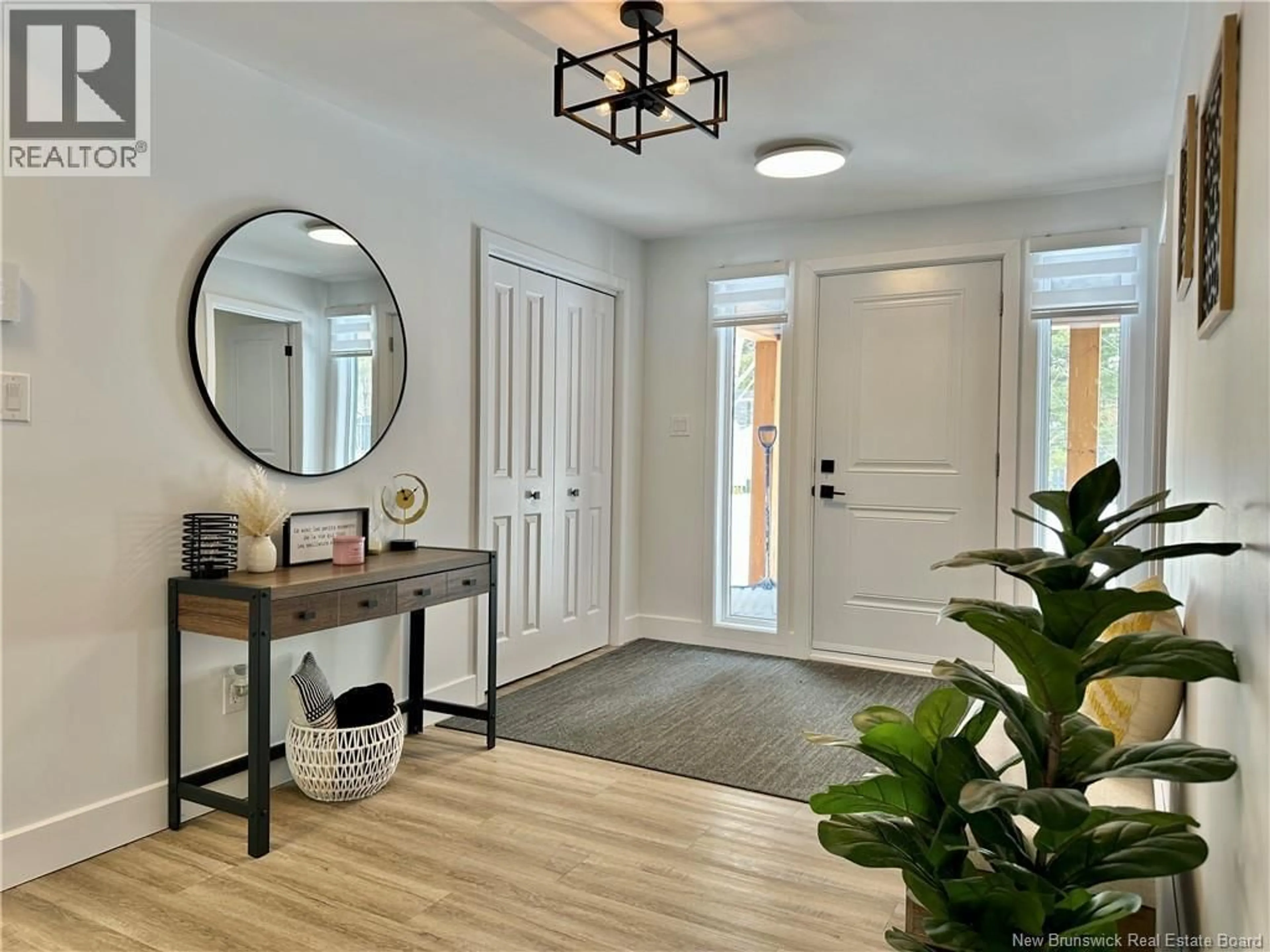 Indoor entryway for 132 DE L'ILE ROAD, Lac Baker New Brunswick E7A1J8