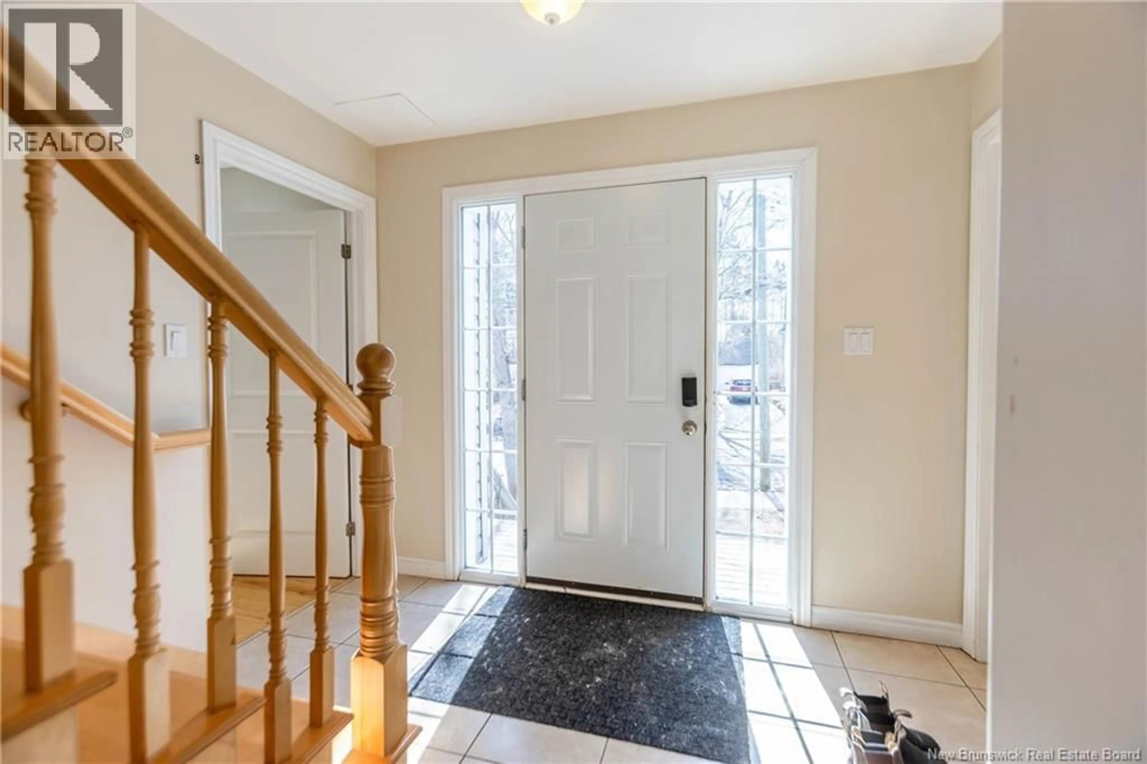 Indoor entryway for 31 CHARLOTTE STREET, Sackville New Brunswick E4L3T2