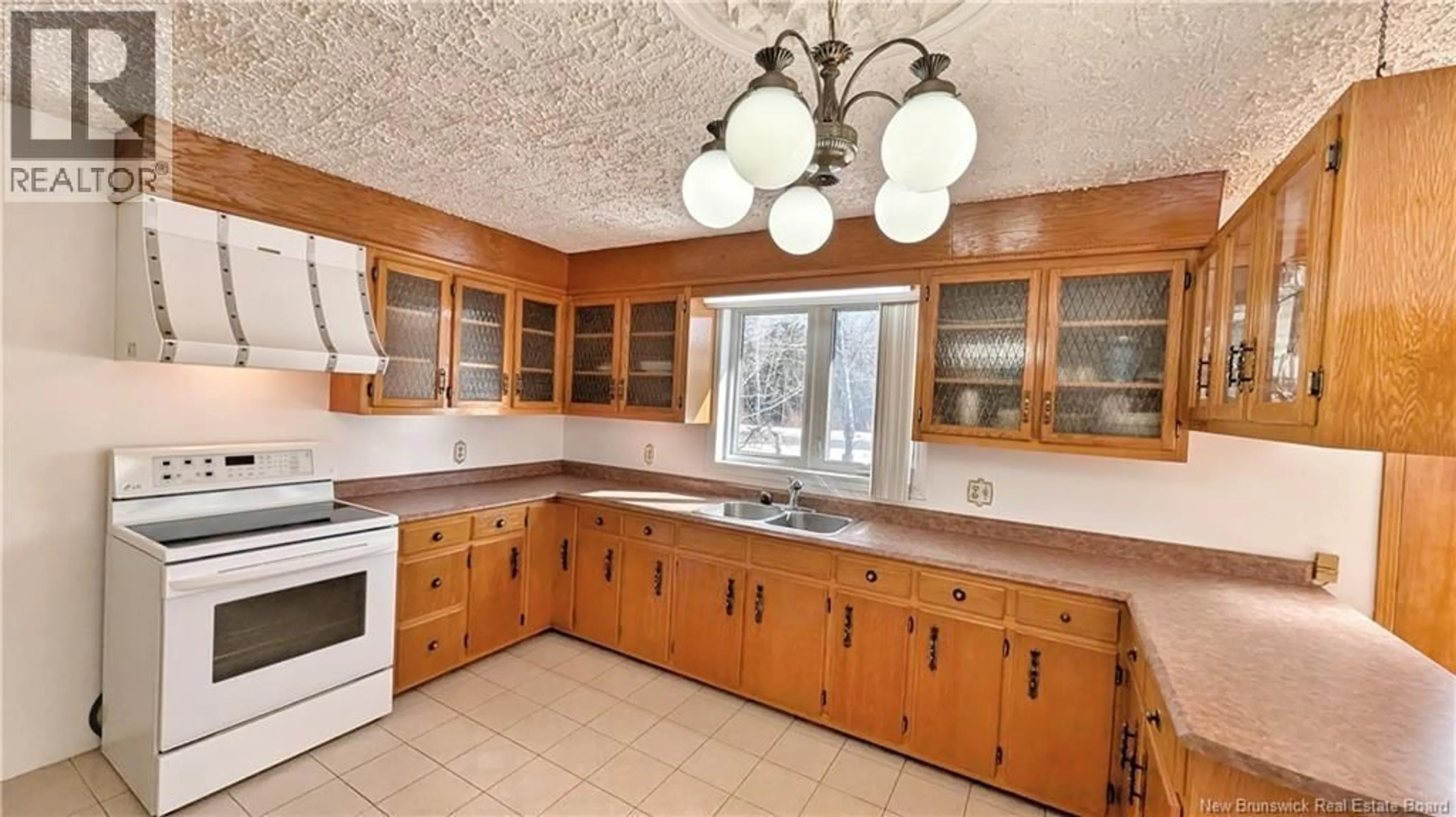 Standard kitchen, ceramic/tile floor for 303 - 7 NB, Dugas New Brunswick E8N1M4