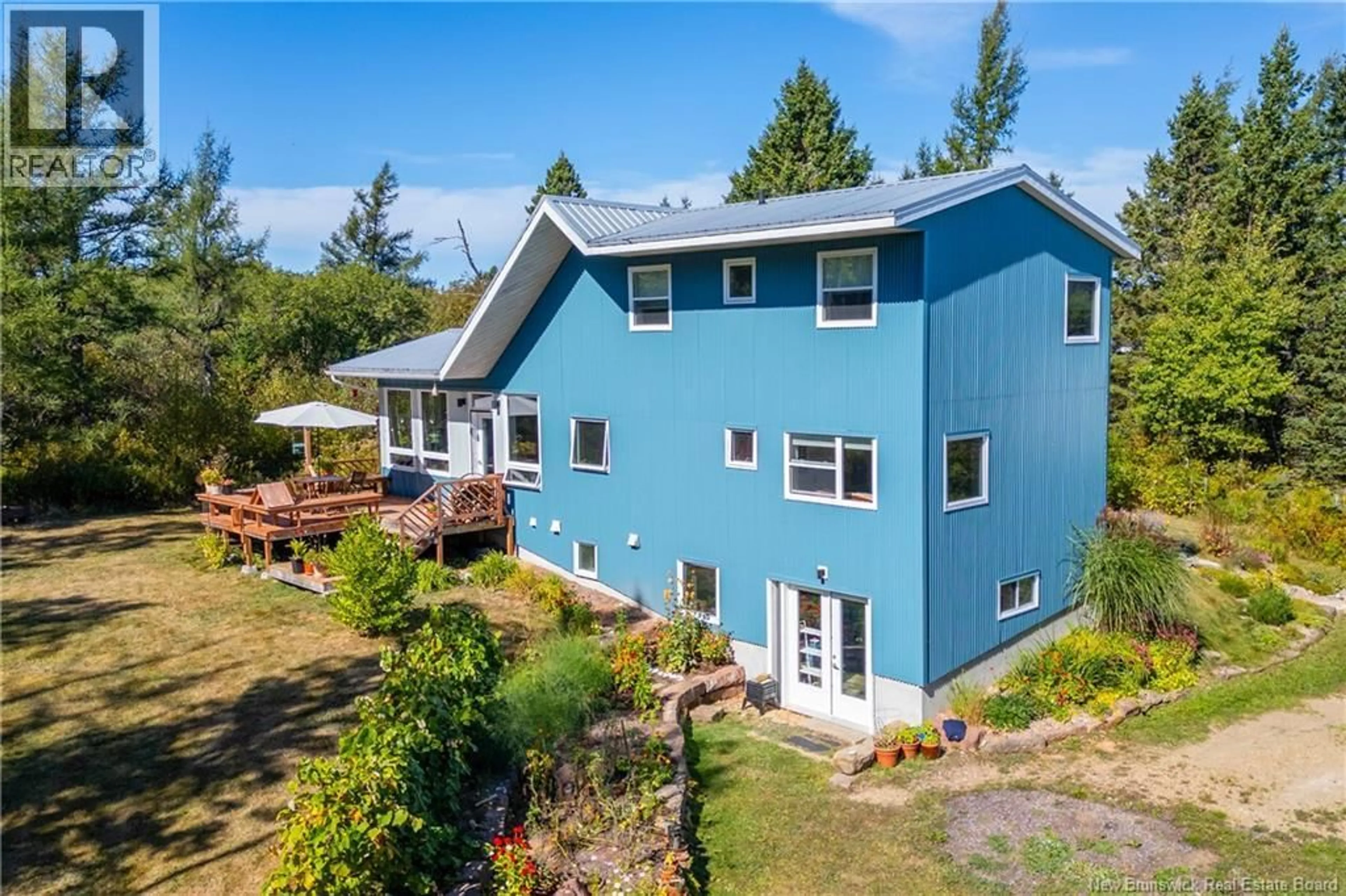 A pic from outside/outdoor area/front of a property/back of a property/a pic from drone, unknown for 106 CHARLOTTE STREET, Sackville New Brunswick E4L2Y7