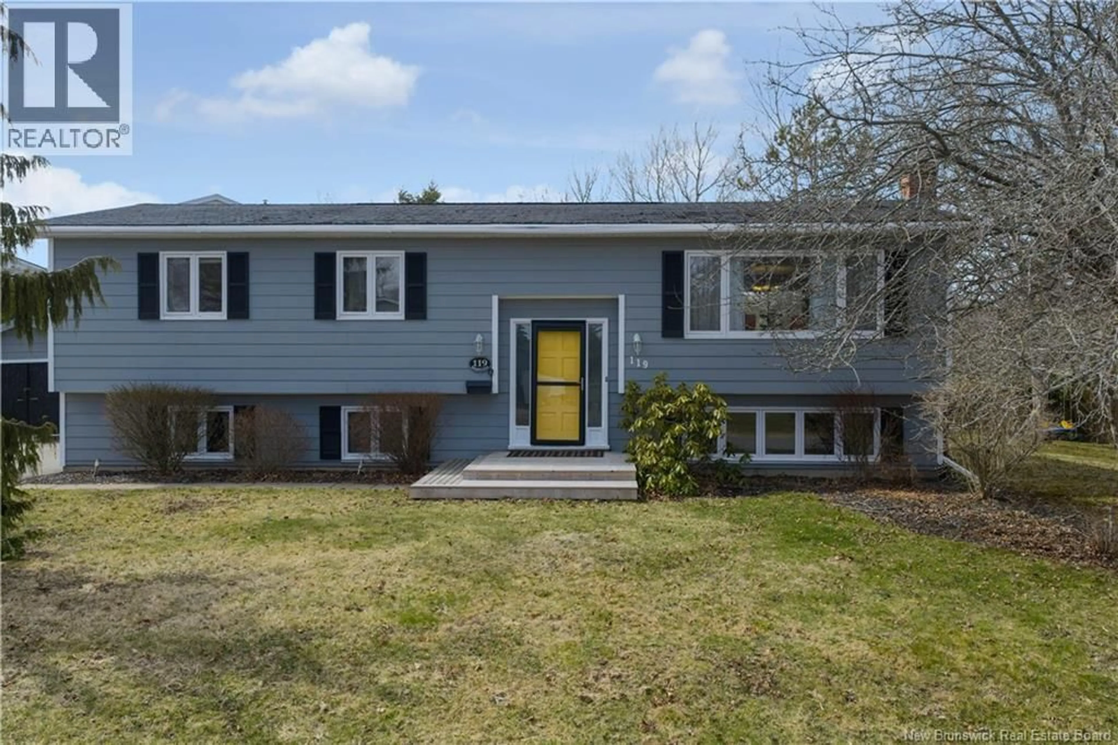 Home with vinyl exterior material, street for 119 WESTGATE DRIVE, Saint John New Brunswick E2M5C6