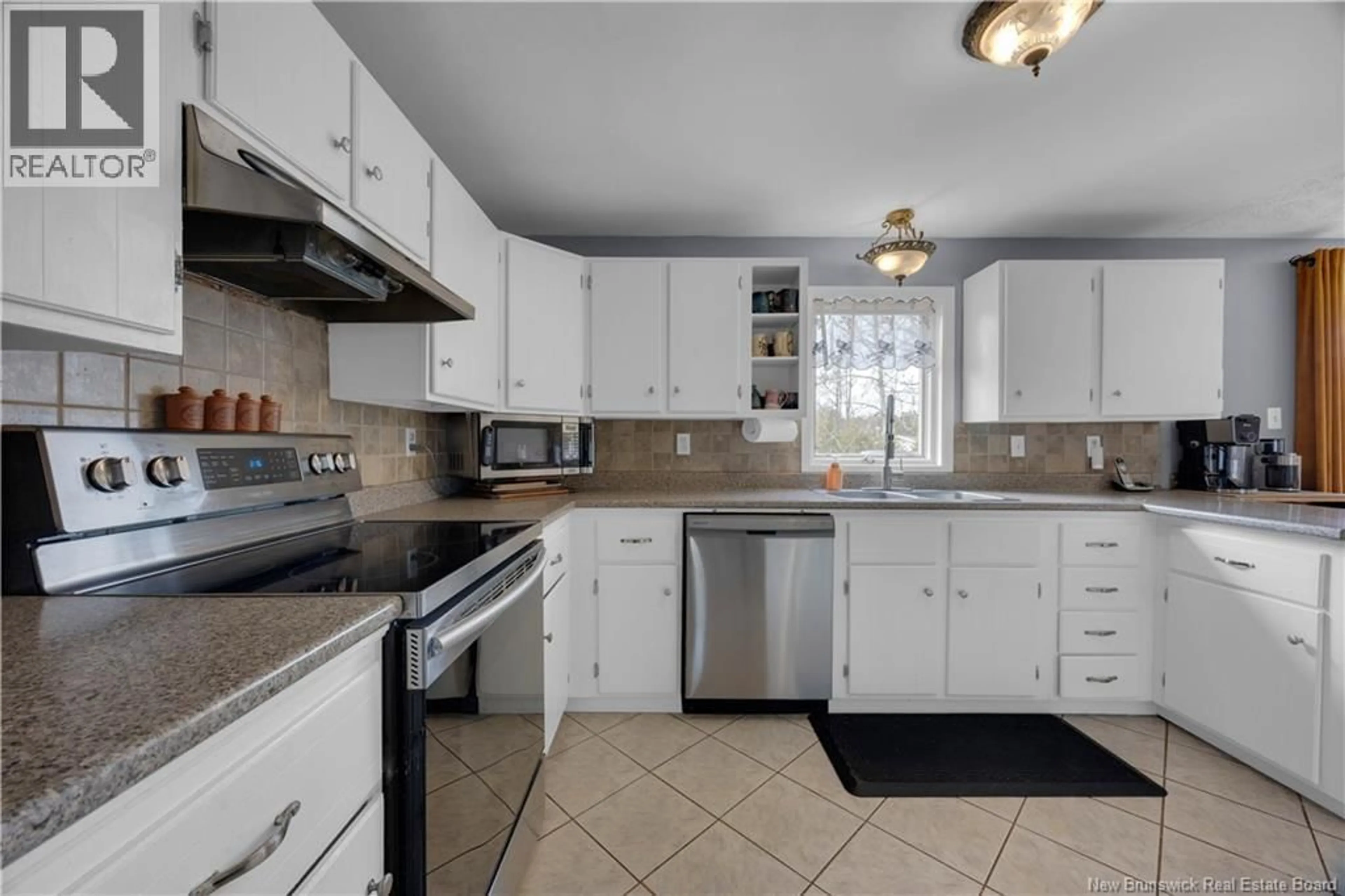 Standard kitchen, ceramic/tile floor for 119 WESTGATE DRIVE, Saint John New Brunswick E2M5C6