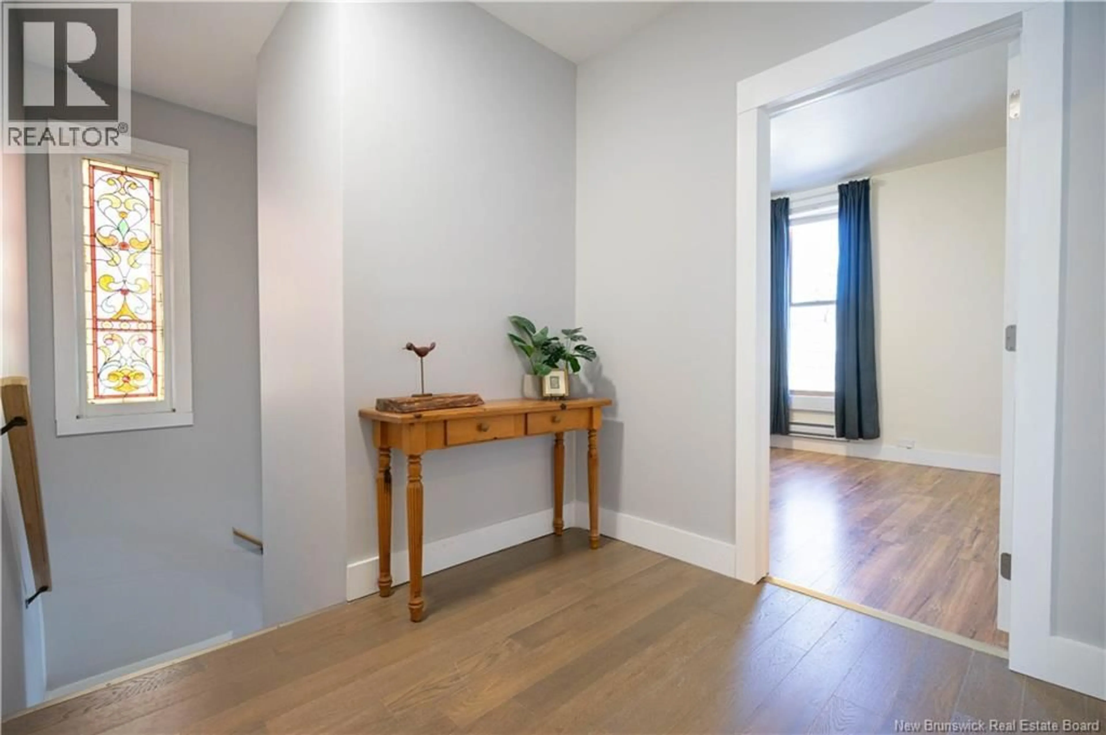 Indoor entryway for 208-210 KING ST, Saint John New Brunswick E2L1H3