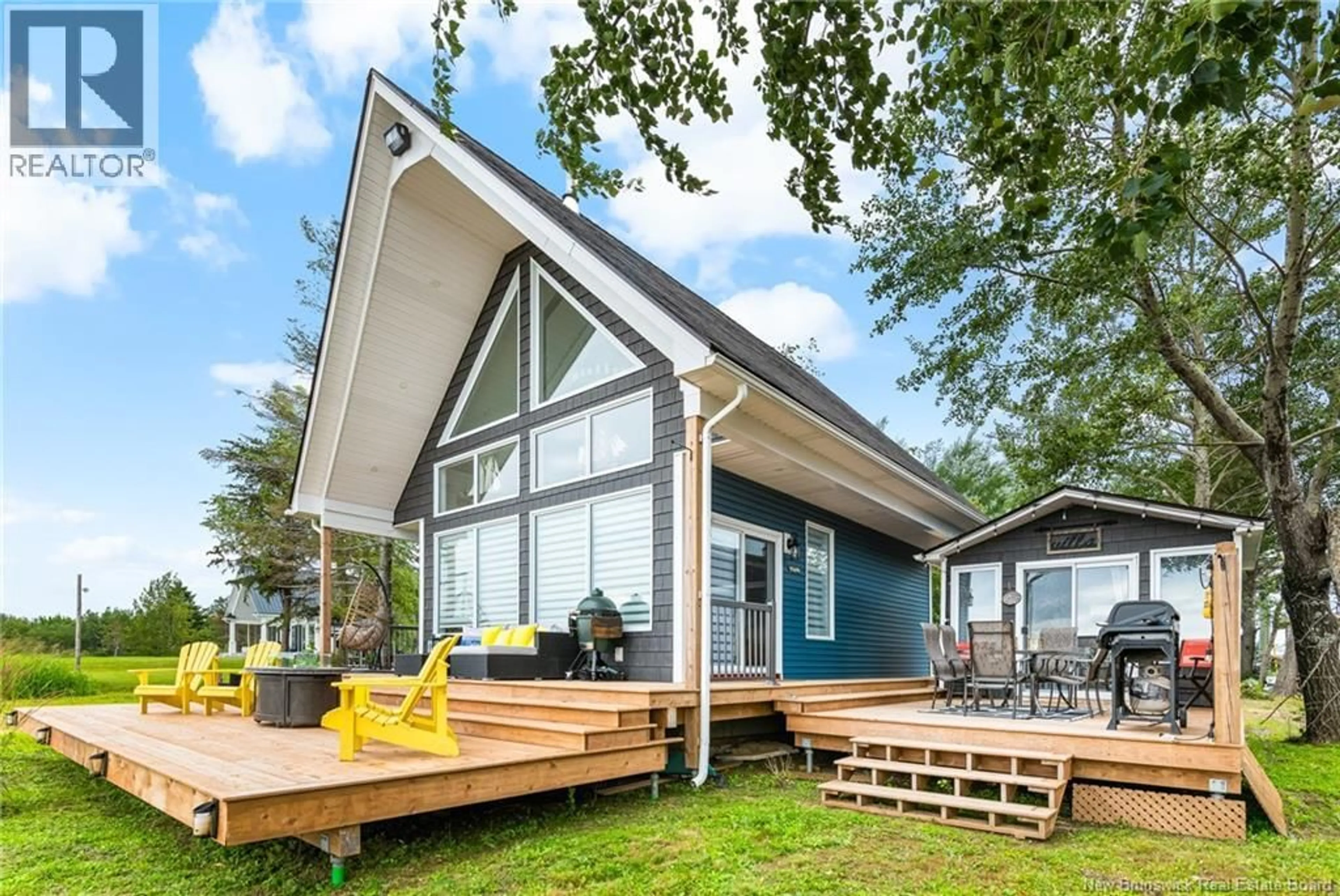 Home with vinyl exterior material, water/lake/river/ocean view for 298 POINTE DES GEORGES, Aldouane New Brunswick E4W5H9