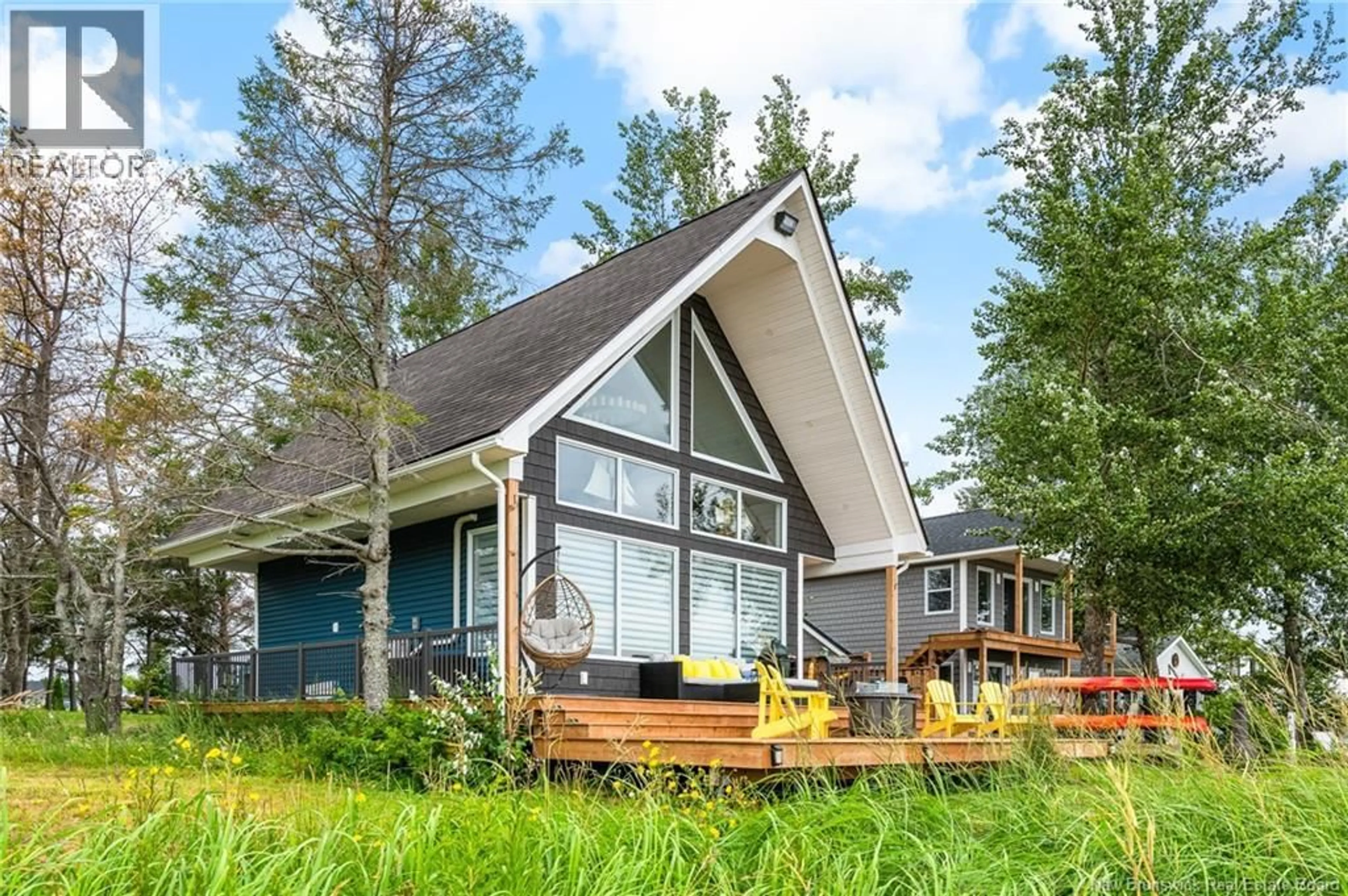 Home with vinyl exterior material, water/lake/river/ocean view for 298 POINTE DES GEORGES, Aldouane New Brunswick E4W5H9