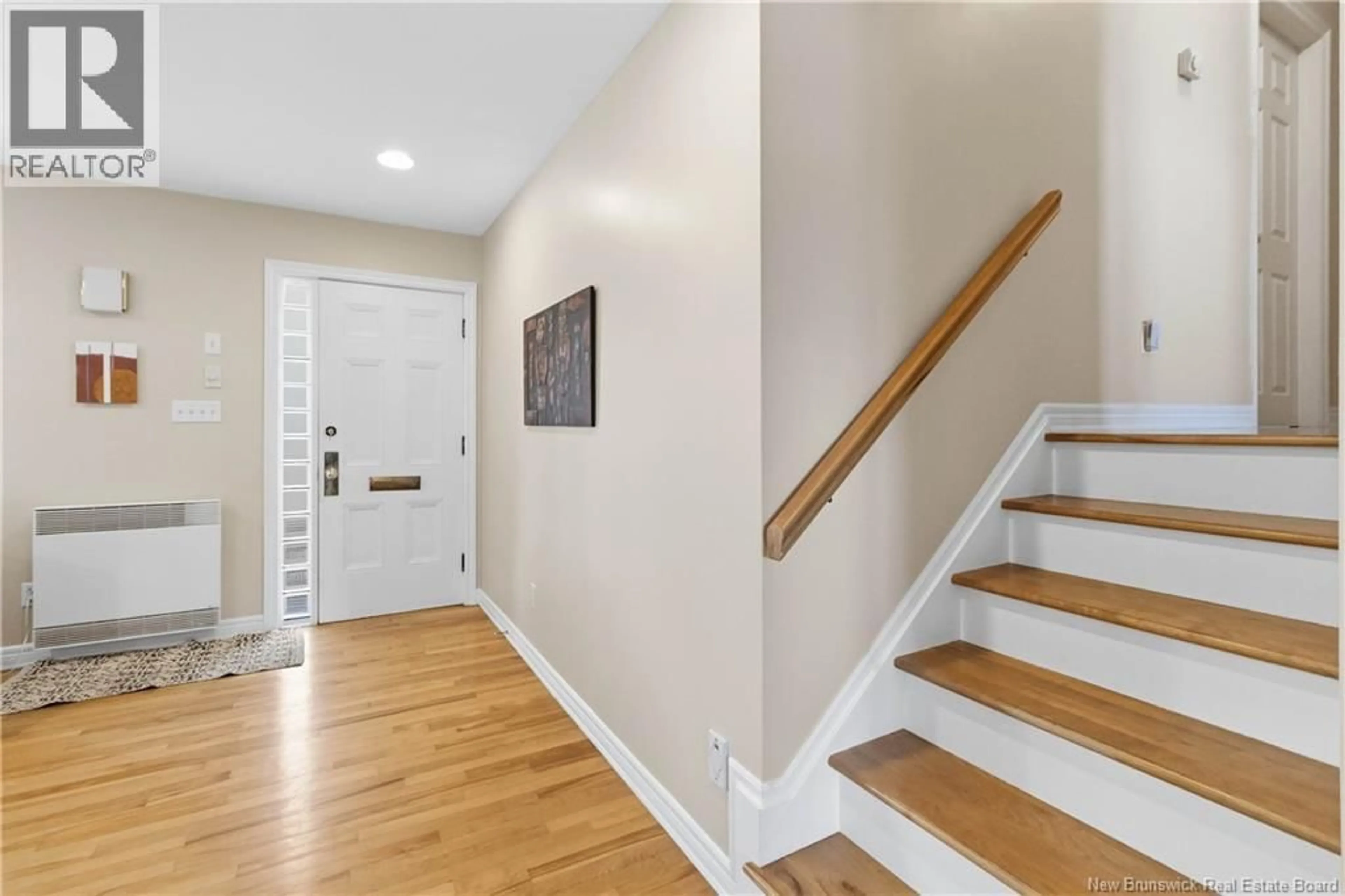 Indoor entryway for 169 HEDGEWOOD DRIVE, Moncton New Brunswick E1E2W8