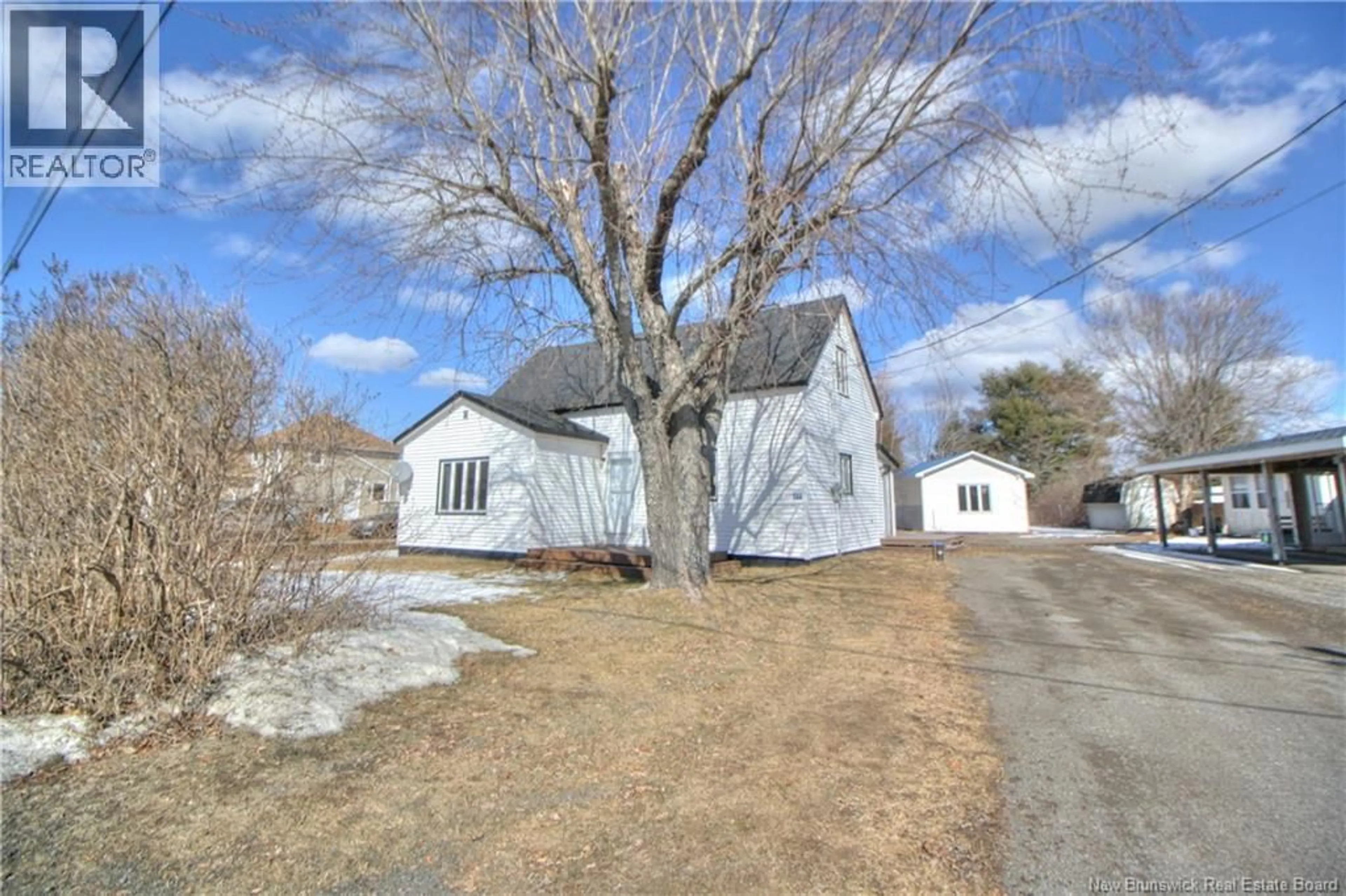 A pic from outside/outdoor area/front of a property/back of a property/a pic from drone, street for 69 BELLEVUE, Saint-Louis-De-Kent New Brunswick E4X1C2