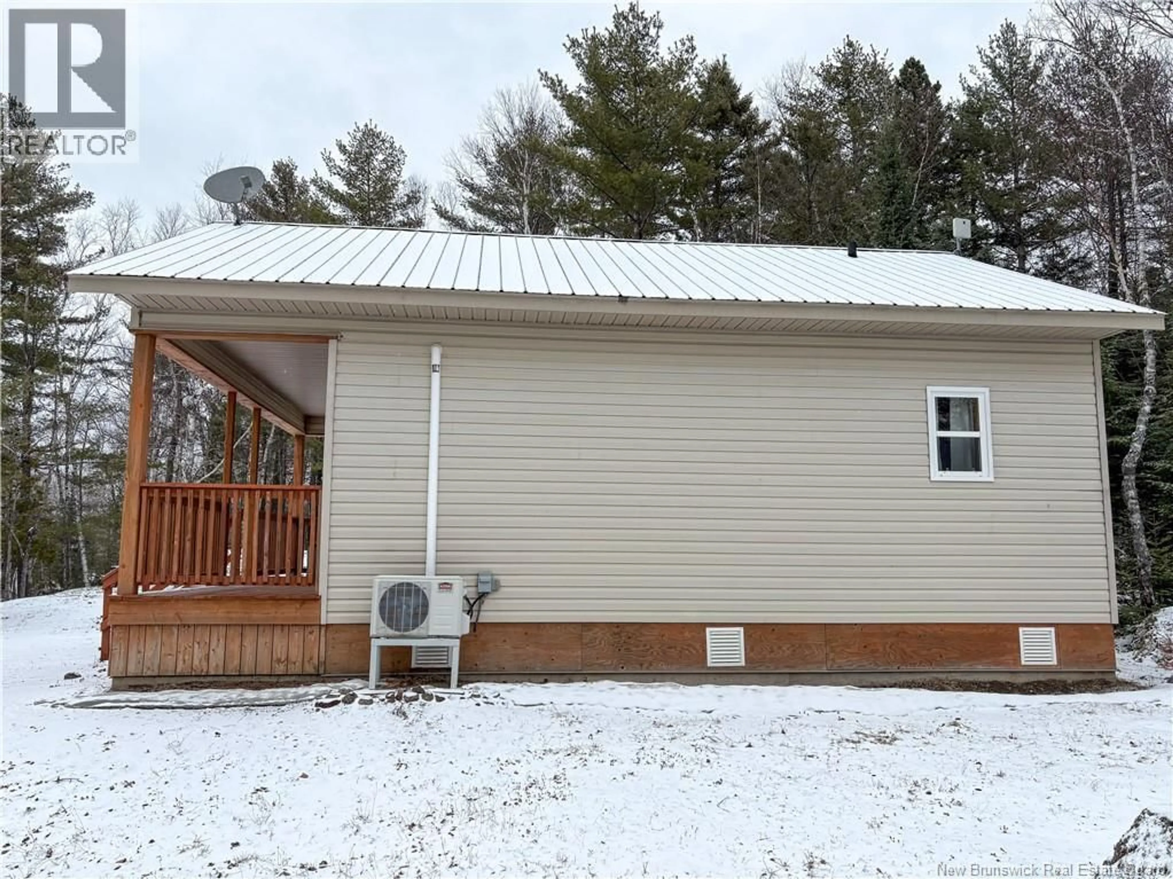 Home with vinyl exterior material, building for 3837 ROUTE 122, Canterbury New Brunswick E7M4V1