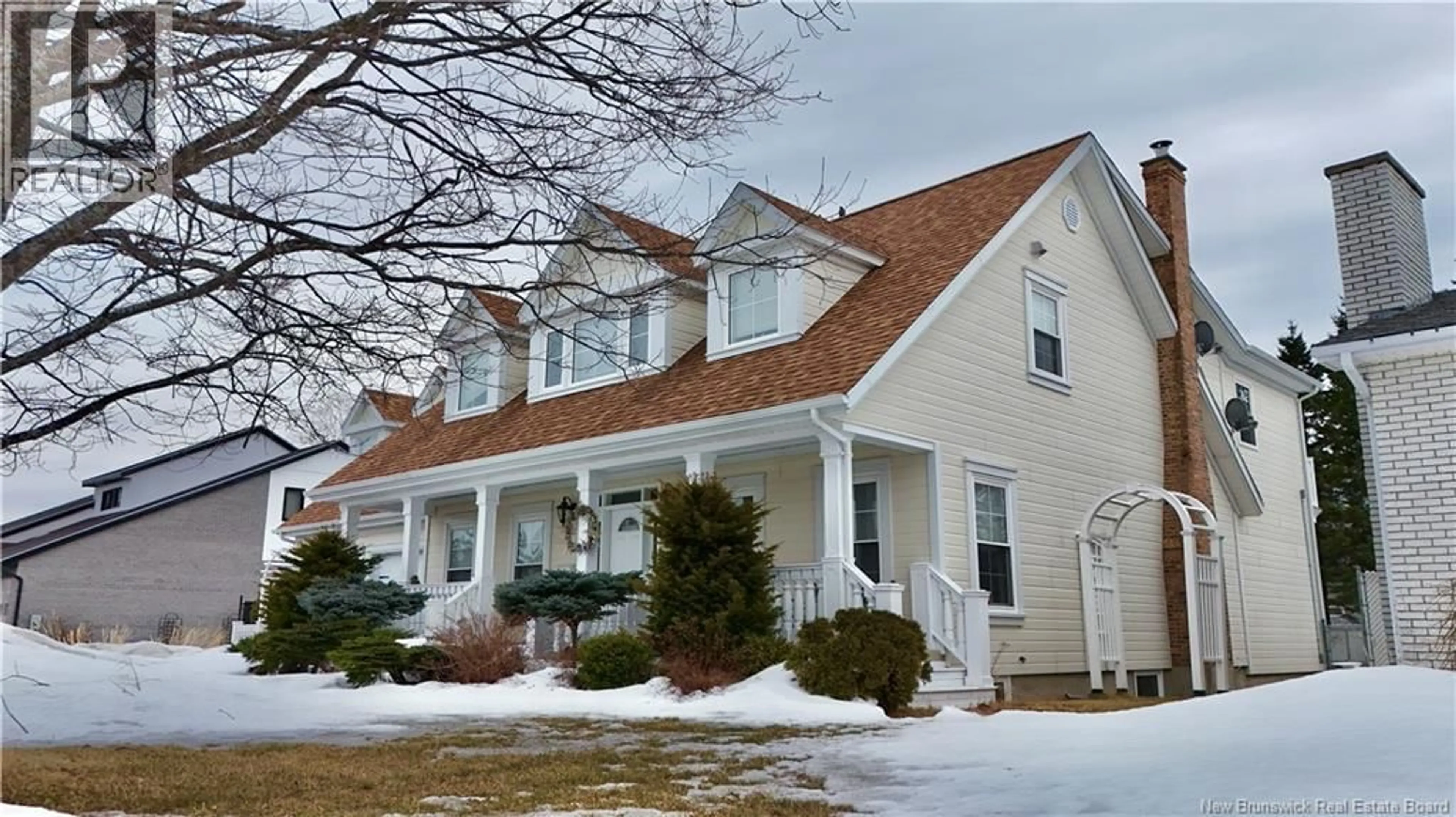 Home with vinyl exterior material, street for 1065 SYCAMORE AVENUE, Bathurst New Brunswick E2A4M9