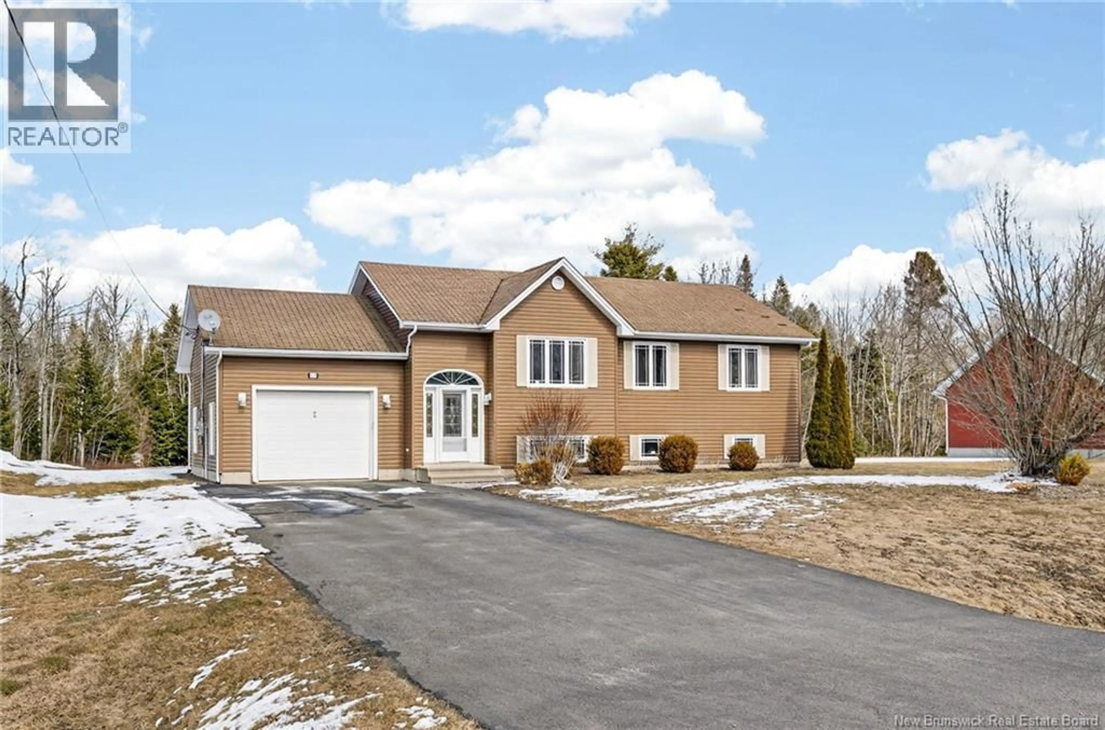 Home with vinyl exterior material, street for 23 JOEY, Saint-Antoine New Brunswick E4V3L4