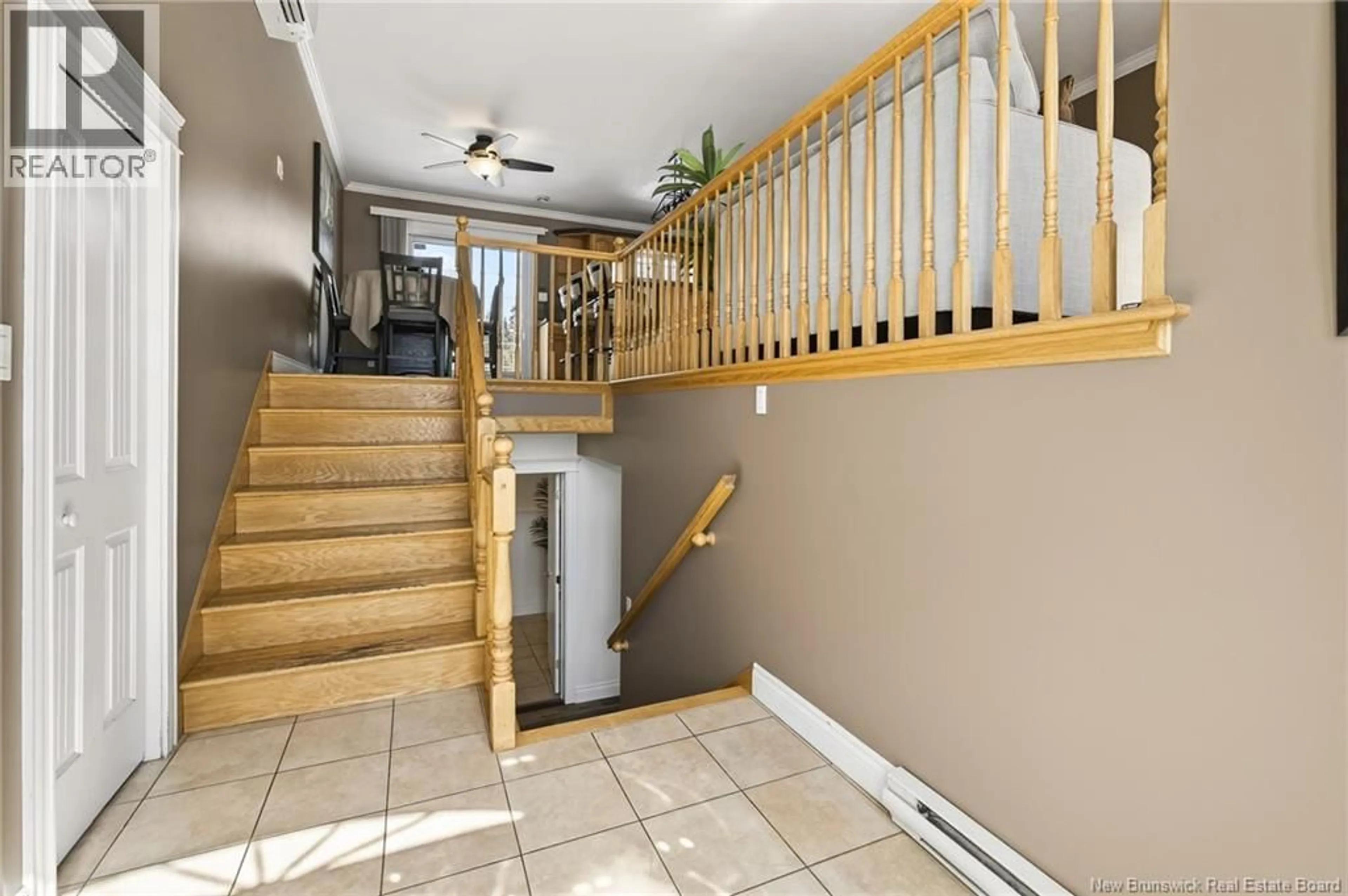 Indoor foyer for 23 JOEY, Saint-Antoine New Brunswick E4V3L4