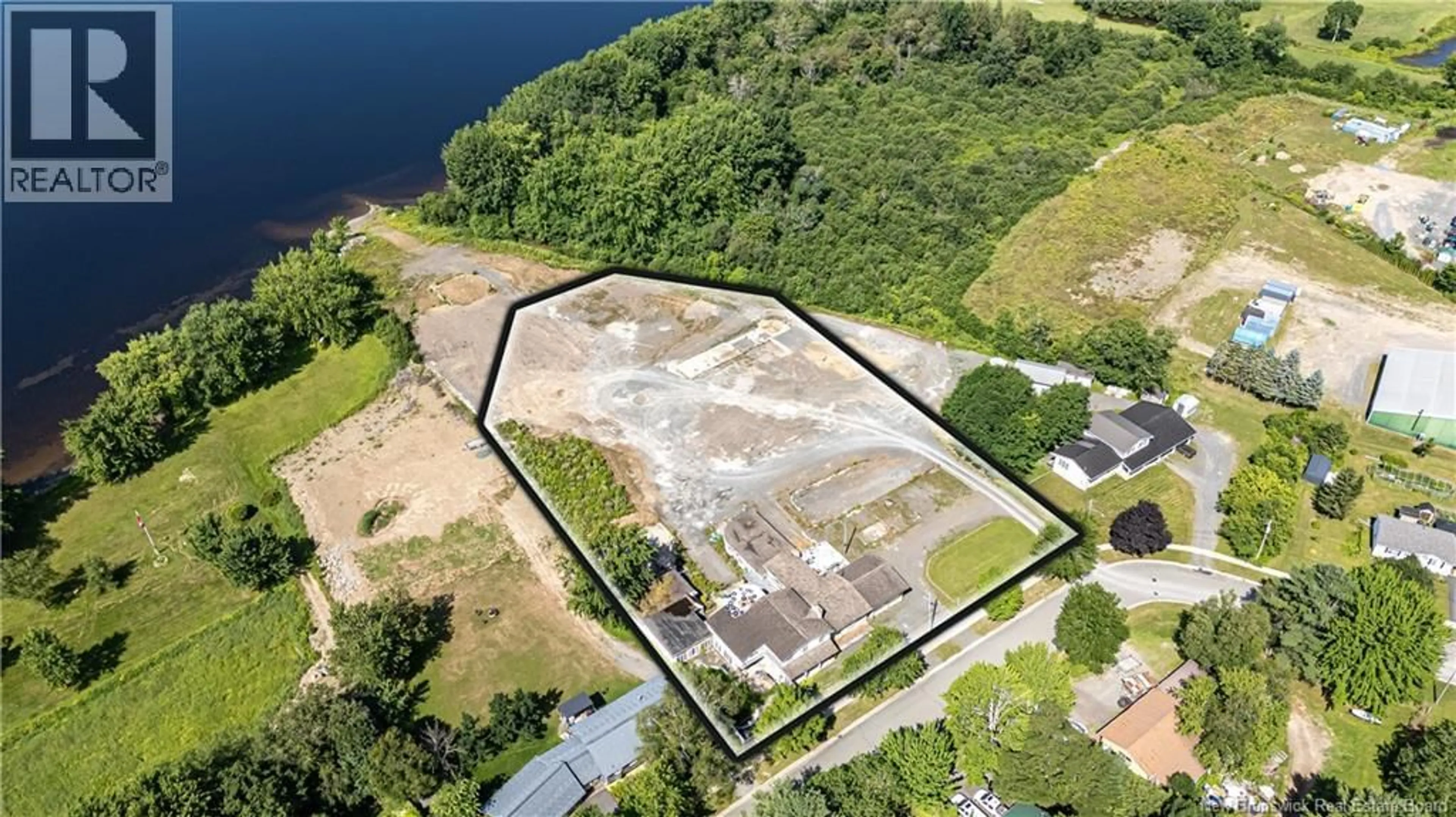 A pic from outside/outdoor area/front of a property/back of a property/a pic from drone, water/lake/river/ocean view for 59-69 ROSS TERRACE, Fredericton New Brunswick W3A8E5