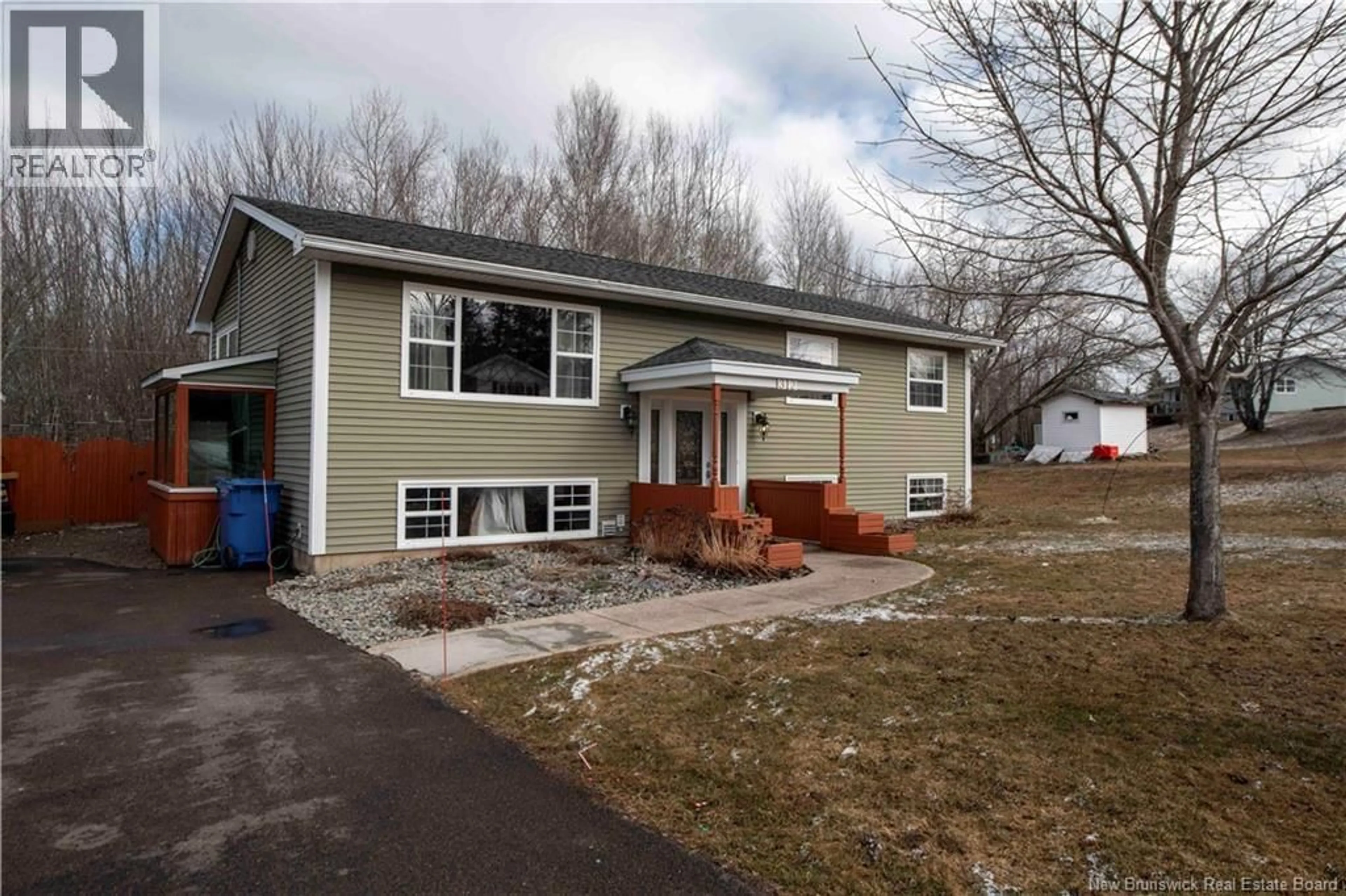 Home with vinyl exterior material, street for 312 BAYVIEW CRESCENT, Dieppe New Brunswick E1A7L8