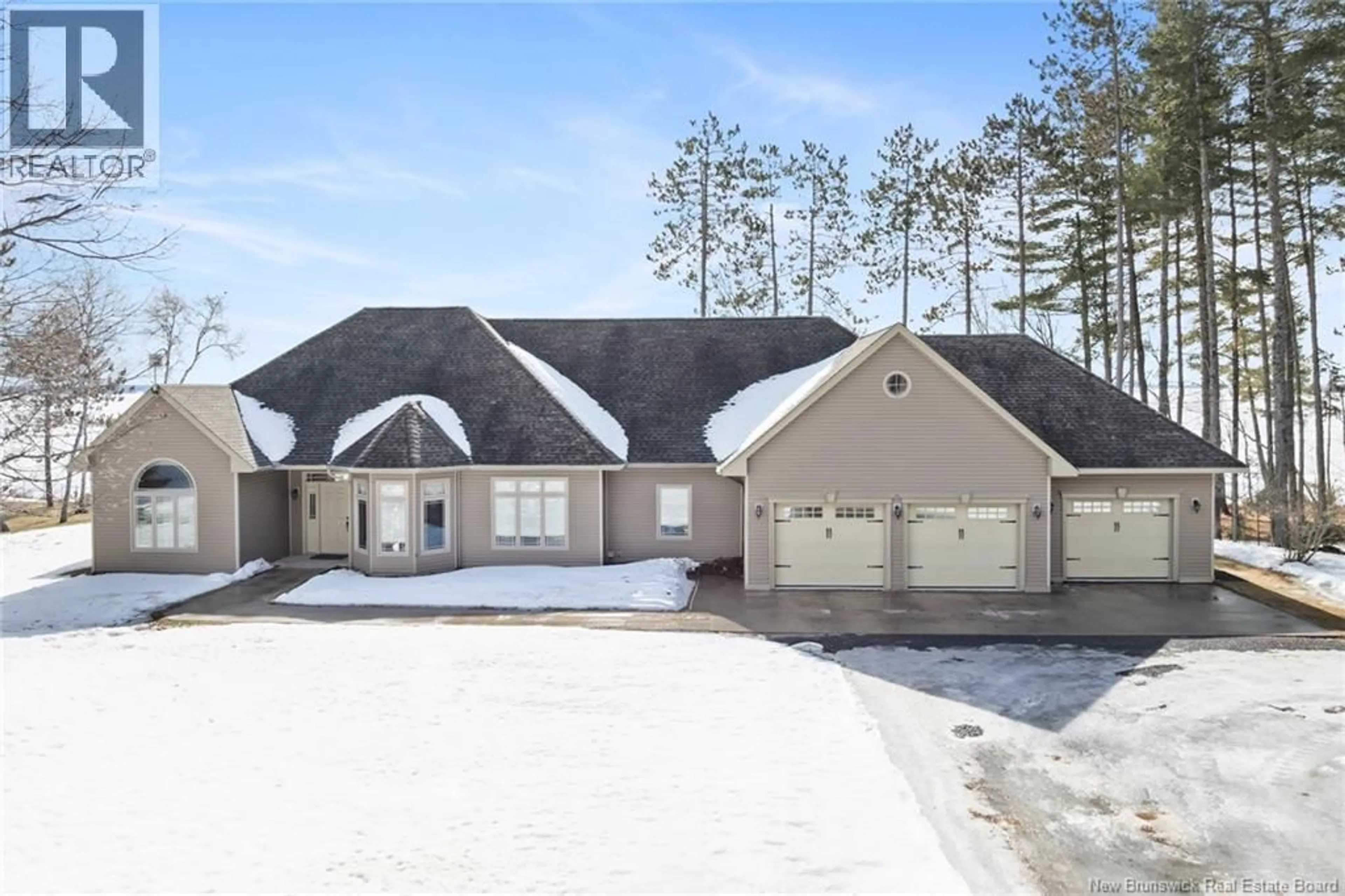 A pic from outside/outdoor area/front of a property/back of a property/a pic from drone, street for 2990 ROUTE 690, Sypher Cove New Brunswick E4B0A9