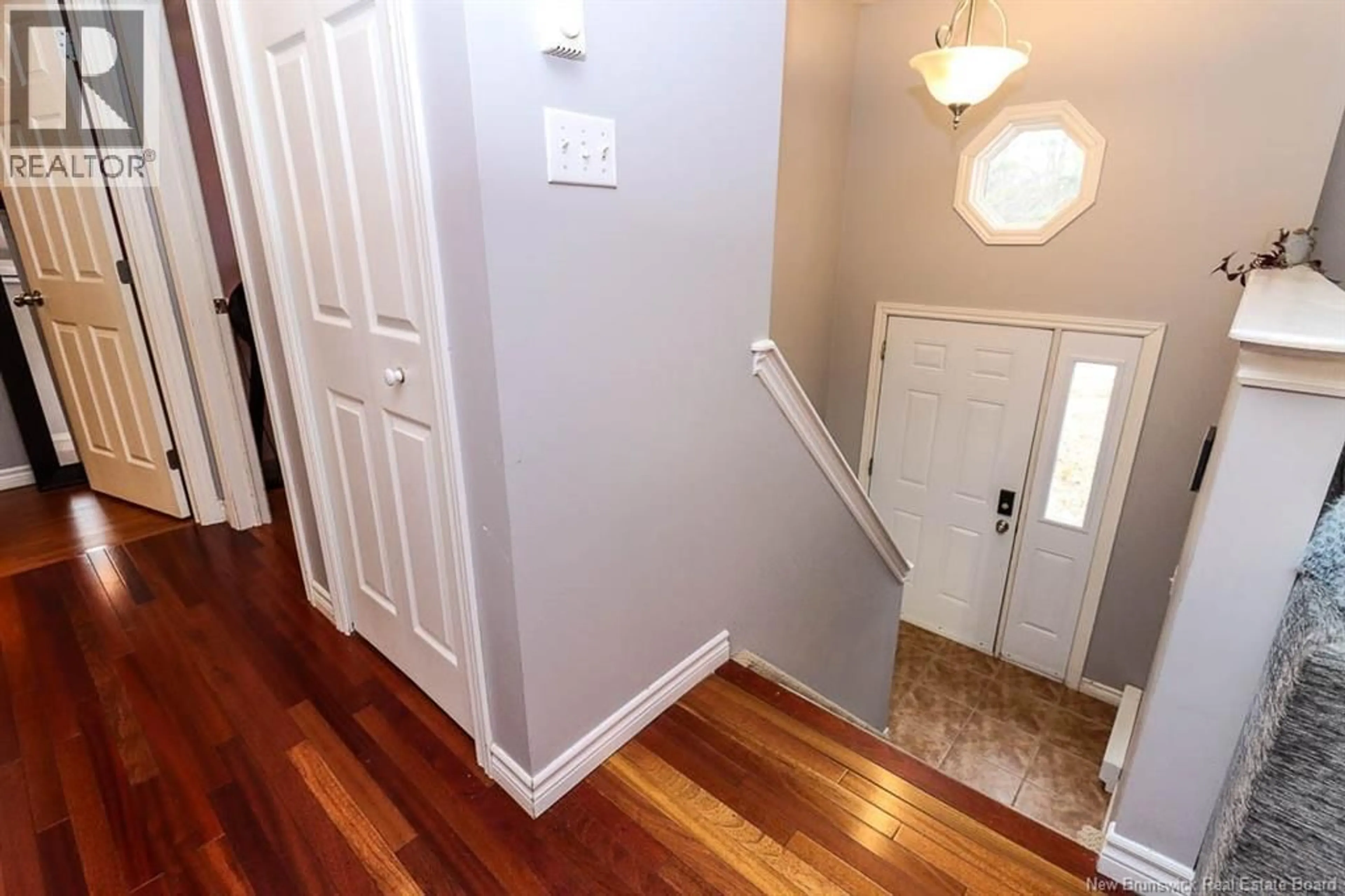 Indoor entryway for 19 LEESWOOD DRIVE, Quispamsis New Brunswick E2G1N1