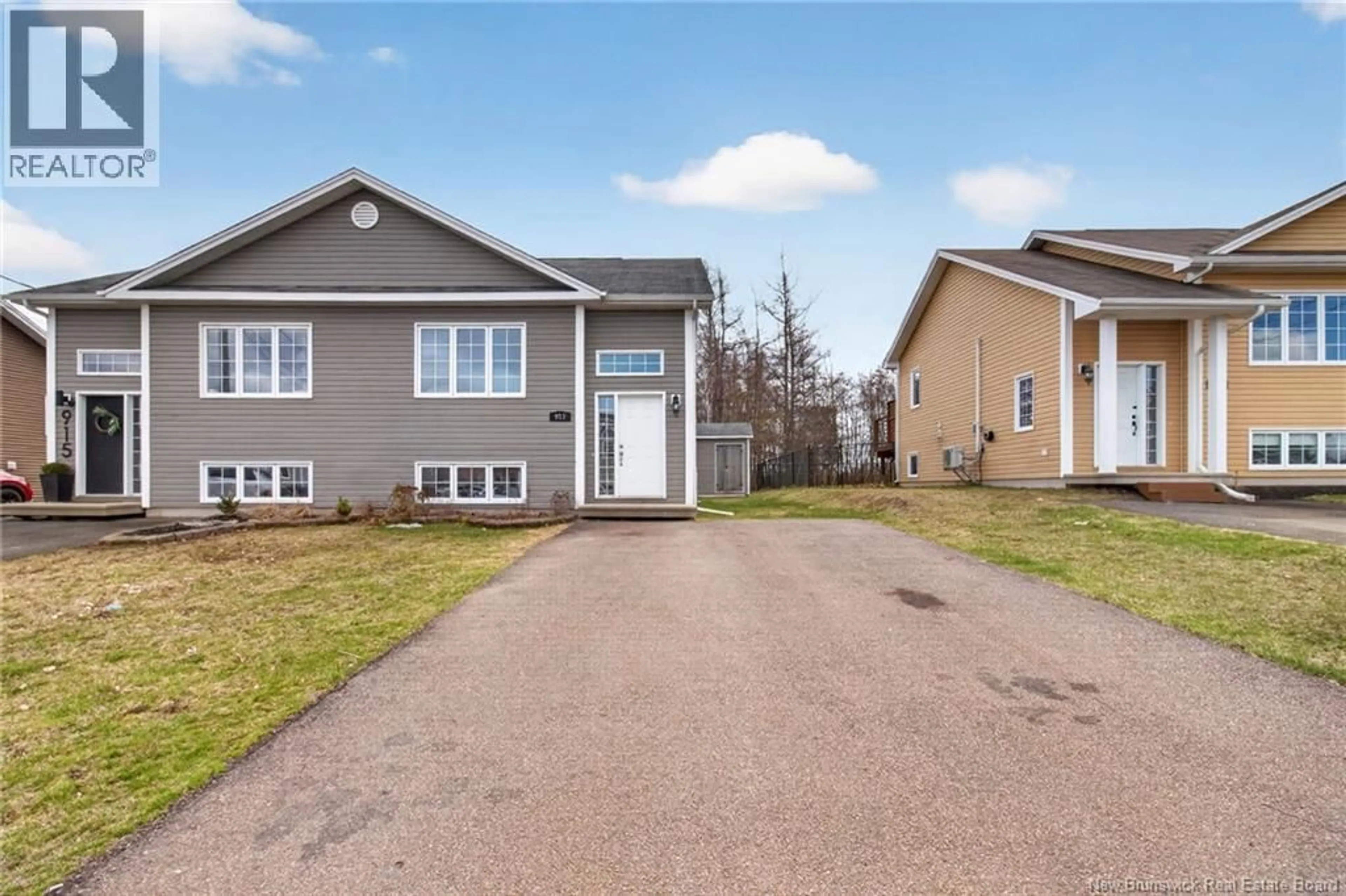 Home with vinyl exterior material, street for 913 BERNARD, Dieppe New Brunswick E1A4A6