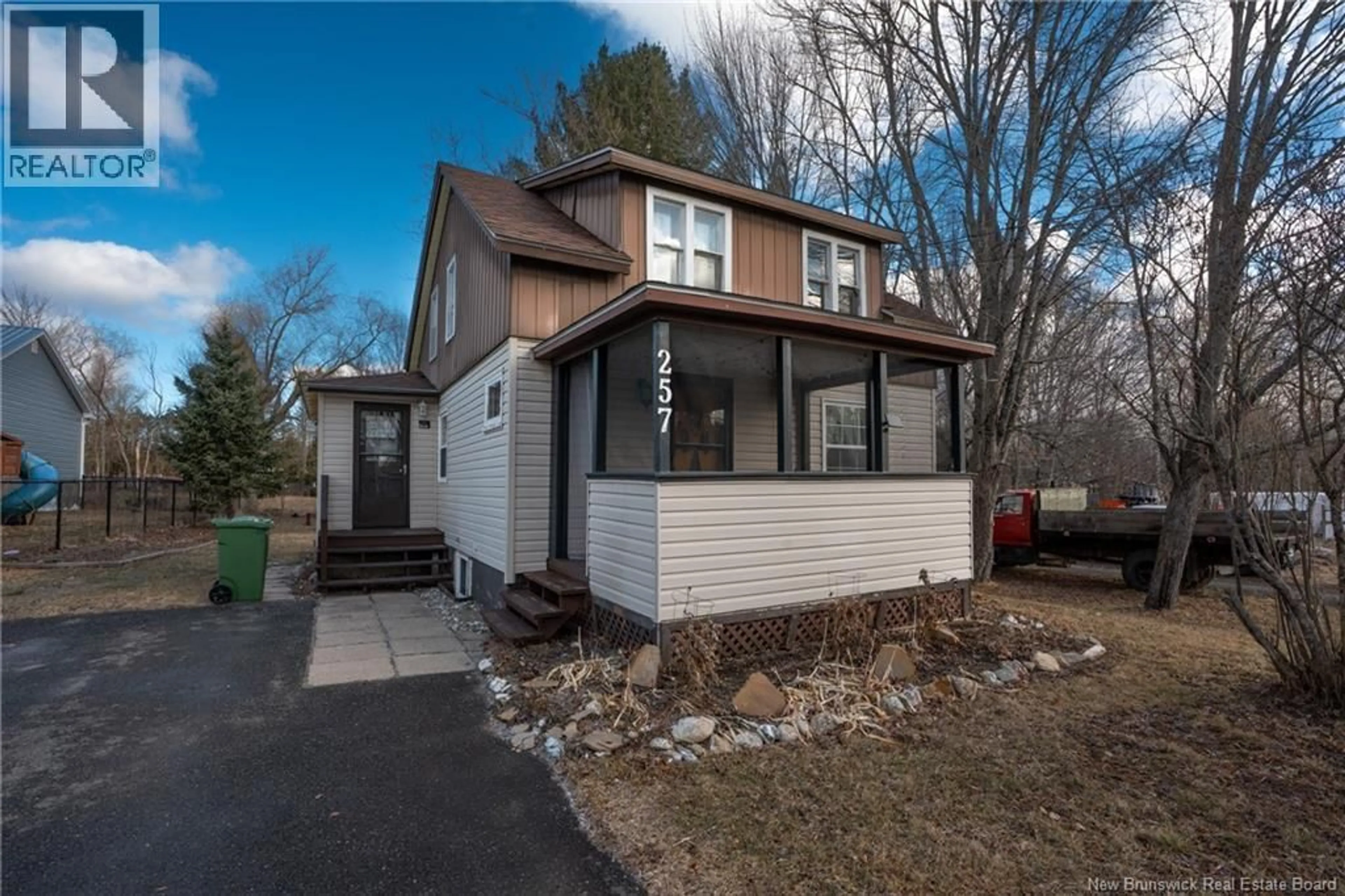 Home with vinyl exterior material, street for 257 CLEMENTS DRIVE, Nashwaaksis New Brunswick E3G7A9