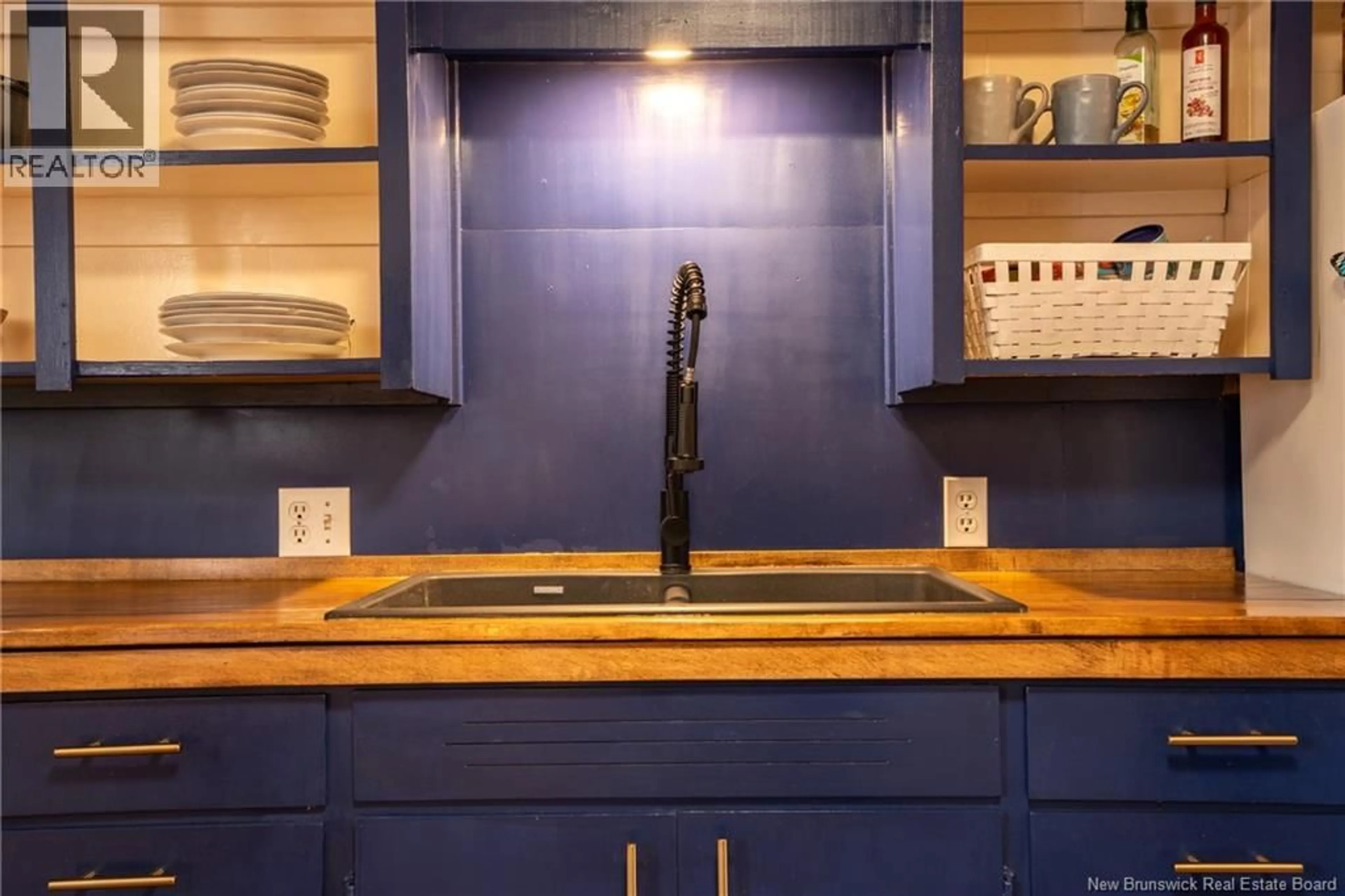 Contemporary kitchen, ceramic/tile floor for 257 CLEMENTS DRIVE, Nashwaaksis New Brunswick E3G7A9