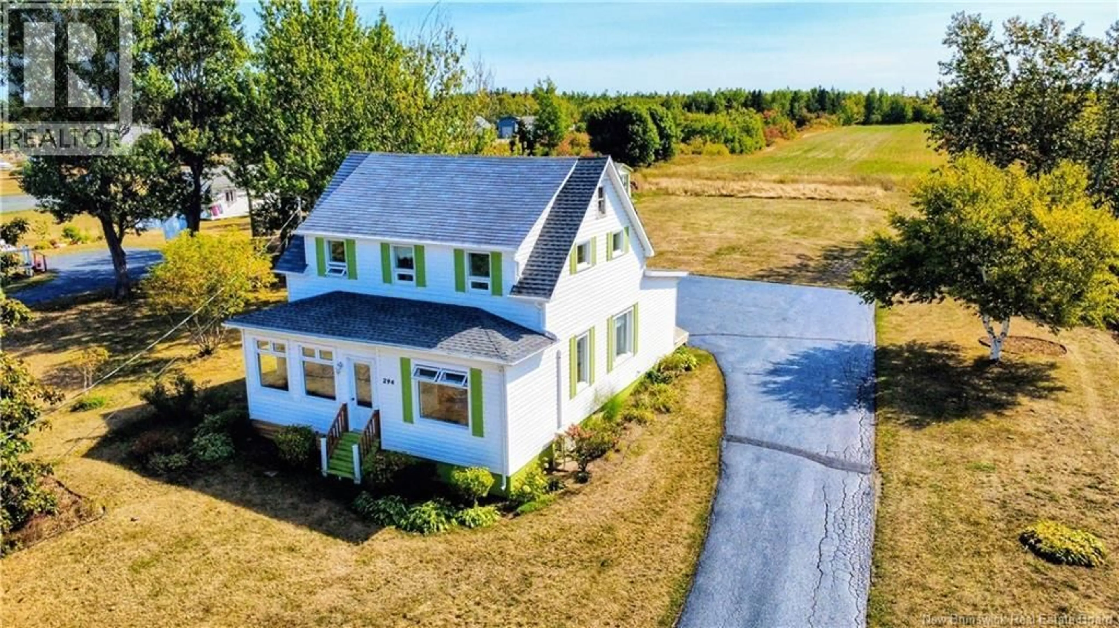 A pic from outside/outdoor area/front of a property/back of a property/a pic from drone, building for 294 BD ST PIERRE E, Caraquet New Brunswick E1W1B5
