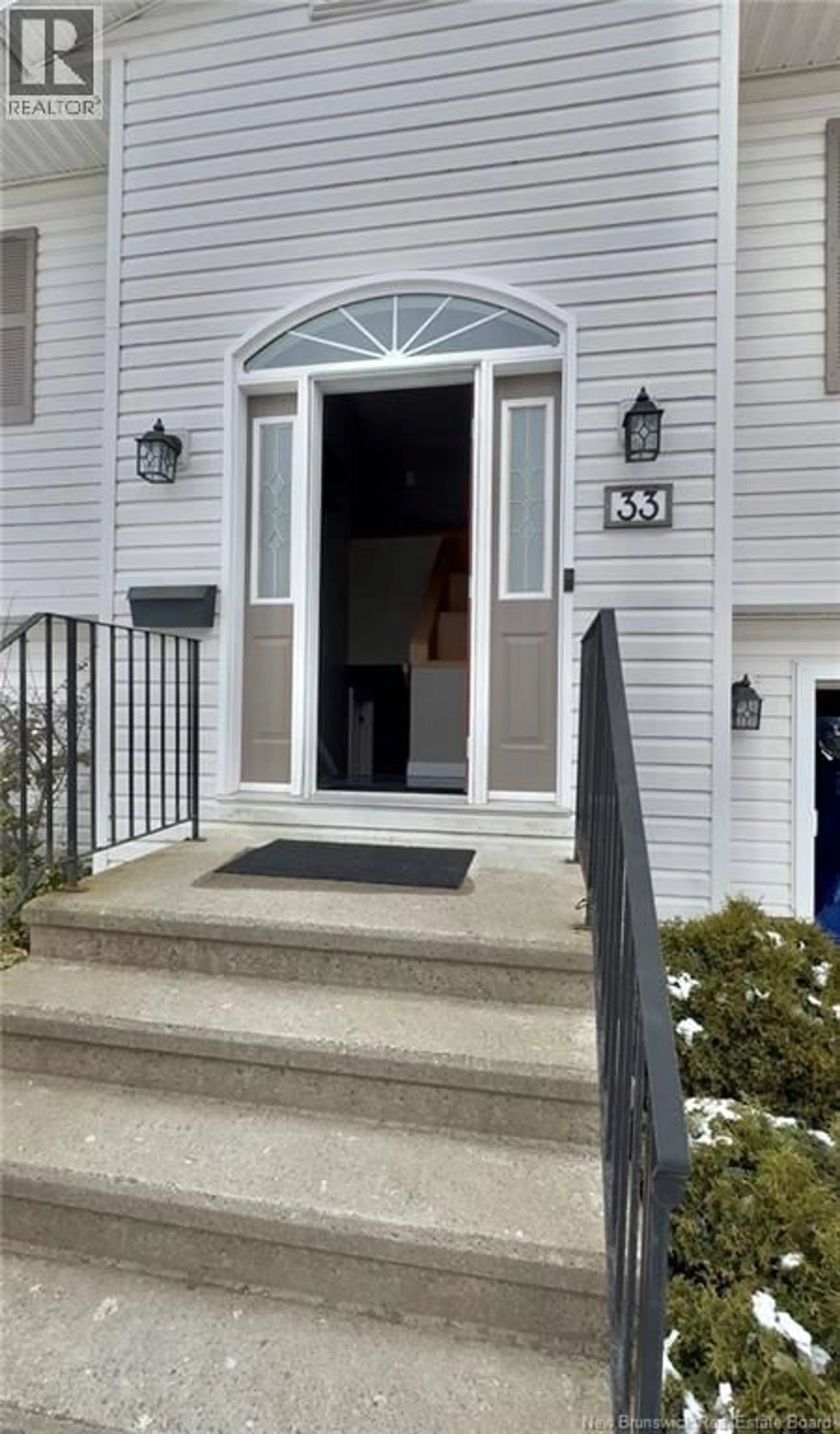 Indoor entryway for 33 LANSDOWN AVENUE, Oromocto New Brunswick E2V4J7