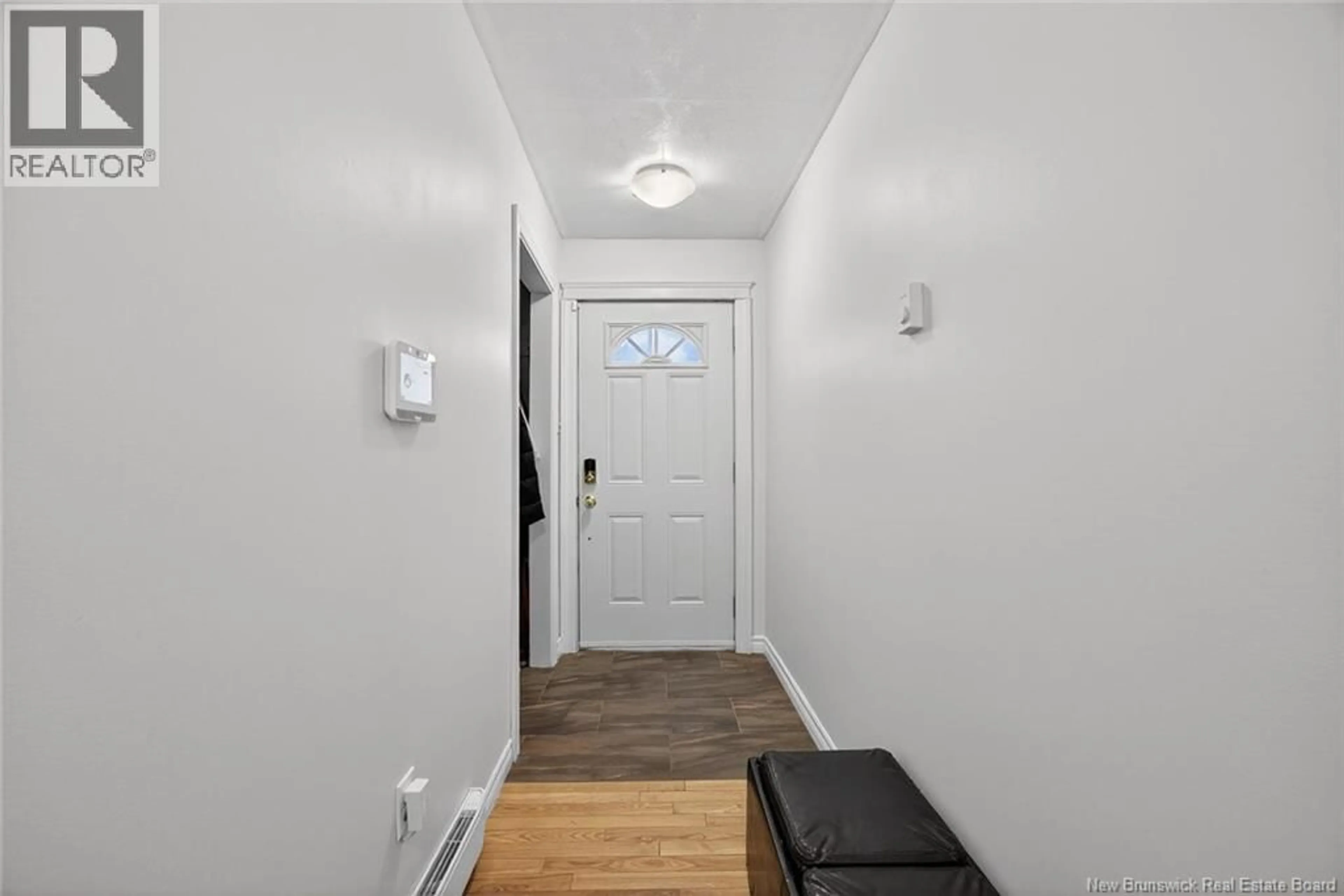 Indoor entryway for 8 FINNAMORE STREET, Oromocto New Brunswick E2V2J5