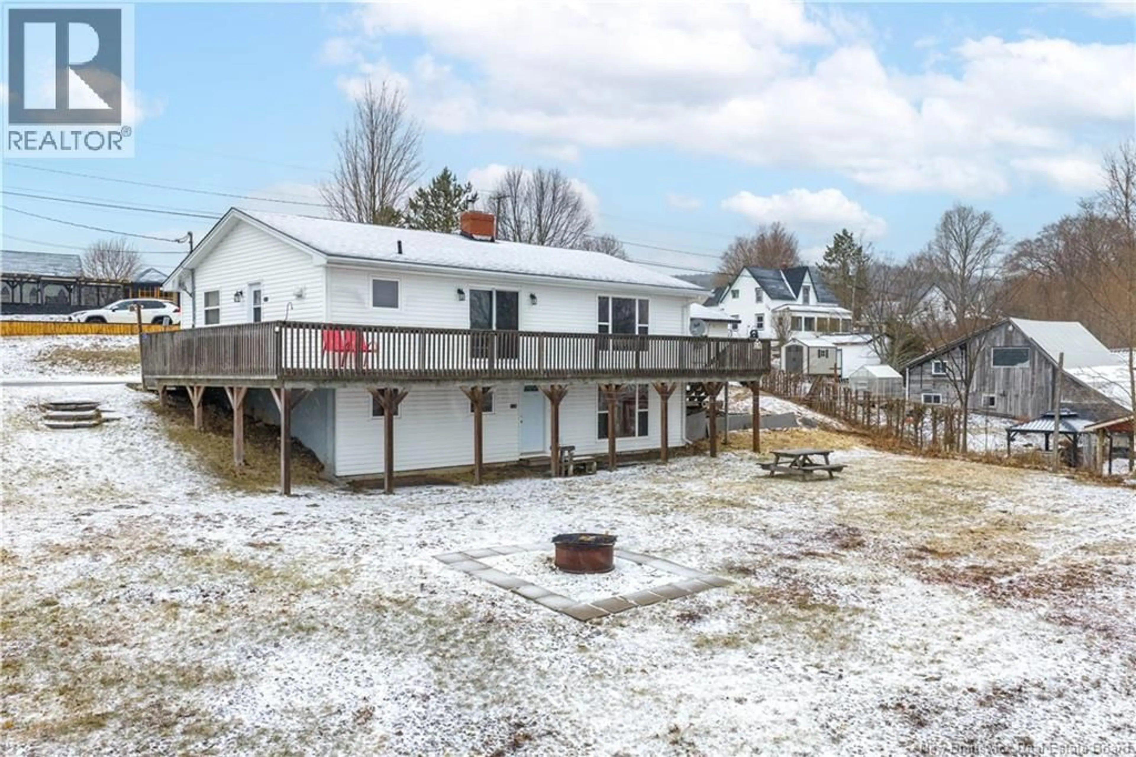 A pic from outside/outdoor area/front of a property/back of a property/a pic from drone, building for 2126 ROUTE 124, Hatfield Point New Brunswick E5T2R9