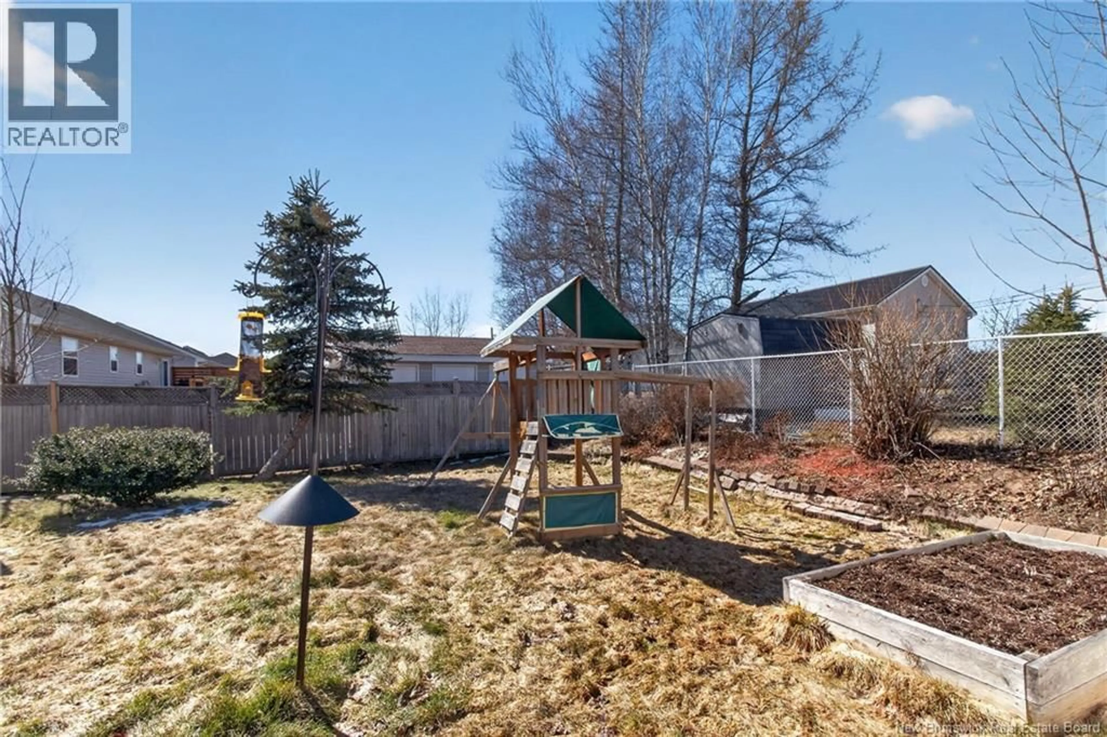 Patio, mountain view for 141 GILBERT FINN, Dieppe New Brunswick E1A8B8