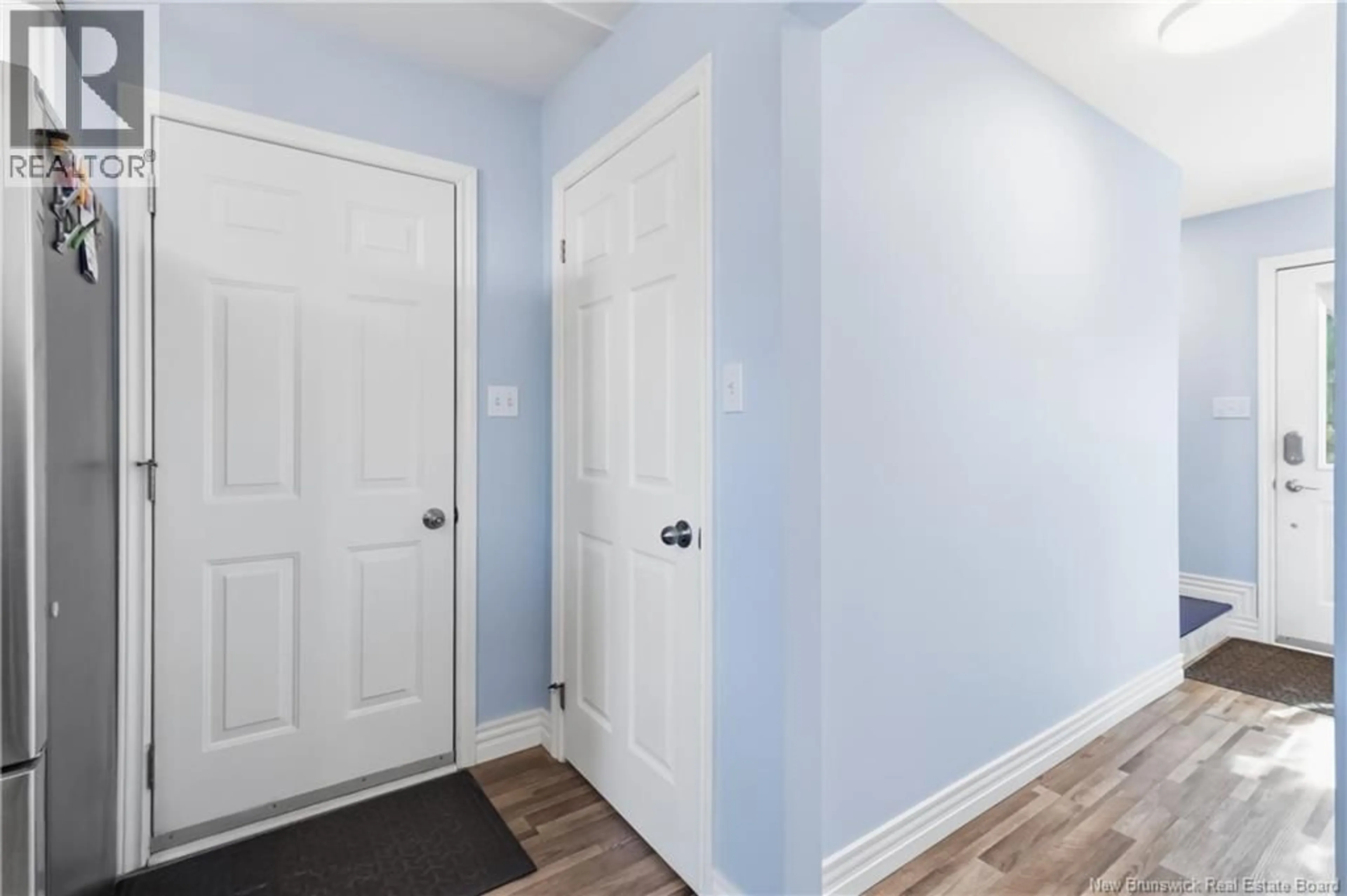 Indoor entryway for 53 BONA VISTA COURT, Moncton New Brunswick E1G2H4