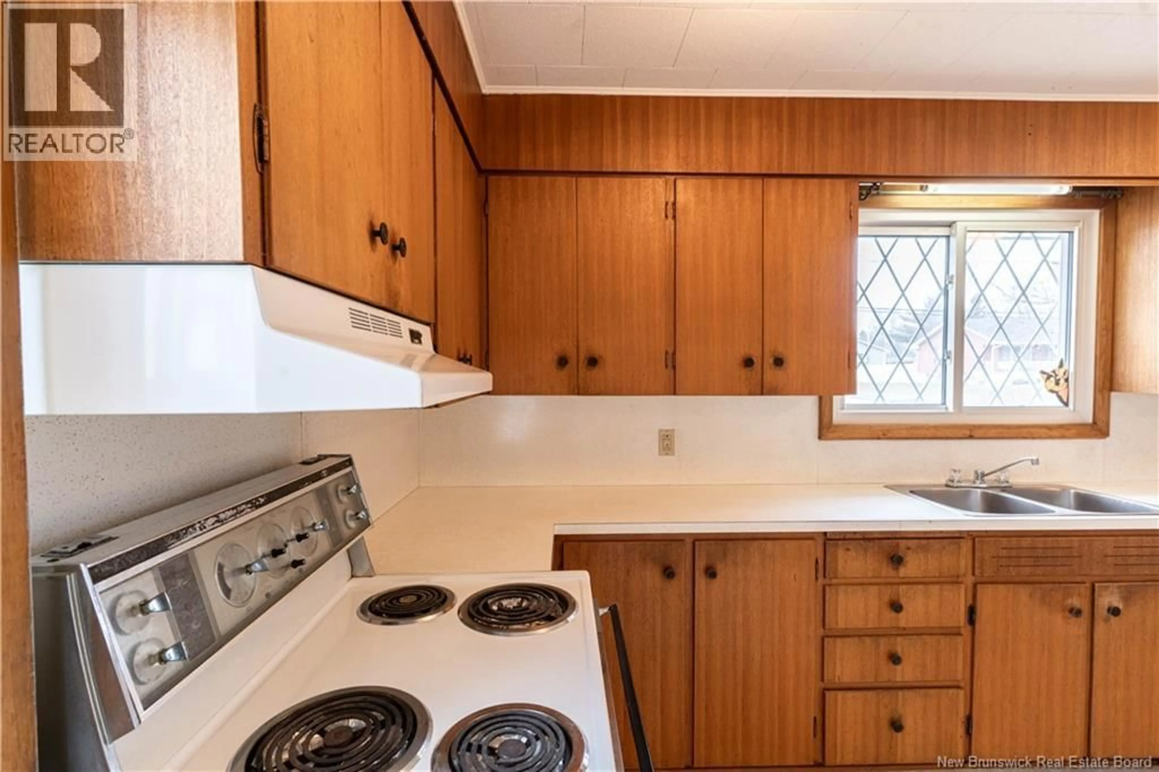 Standard kitchen, unknown for 121 KING STREET, Miramichi New Brunswick E1N2N8