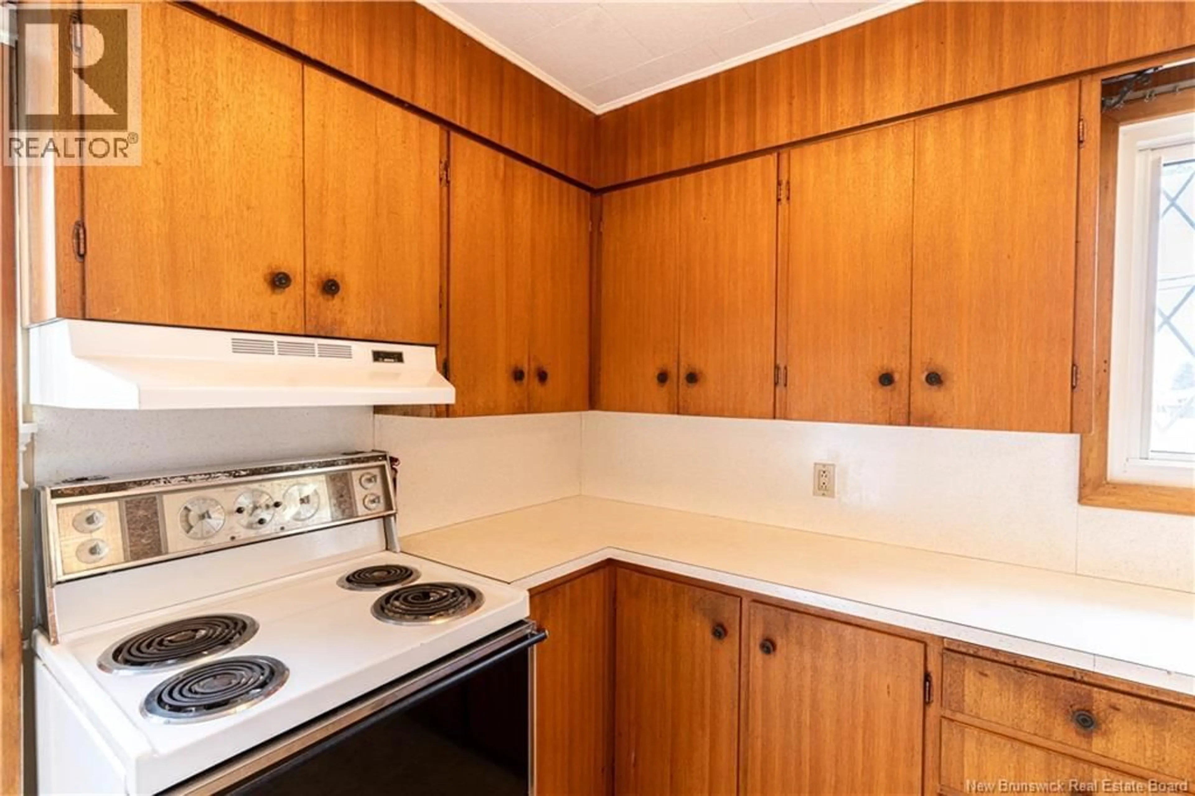 Standard kitchen, wood/laminate floor for 121 KING STREET, Miramichi New Brunswick E1N2N8