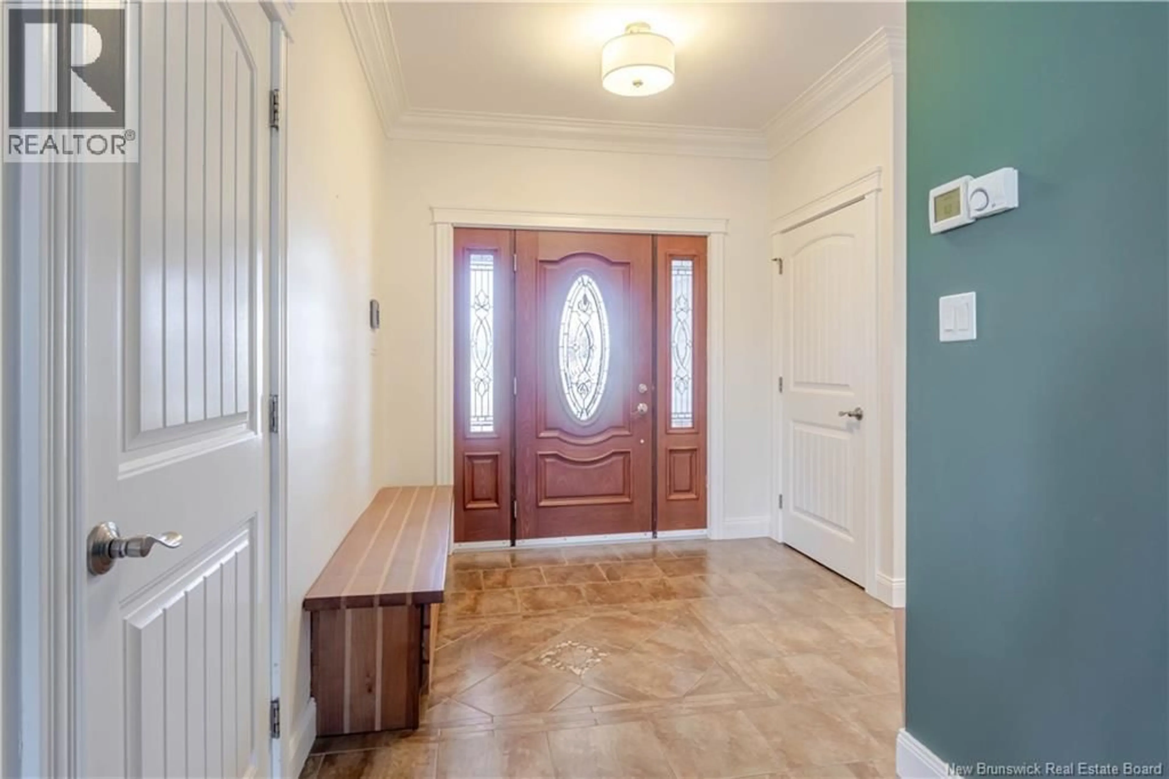 Indoor entryway for 686 HILLCREST DRIVE, Fredericton New Brunswick E3A5L9