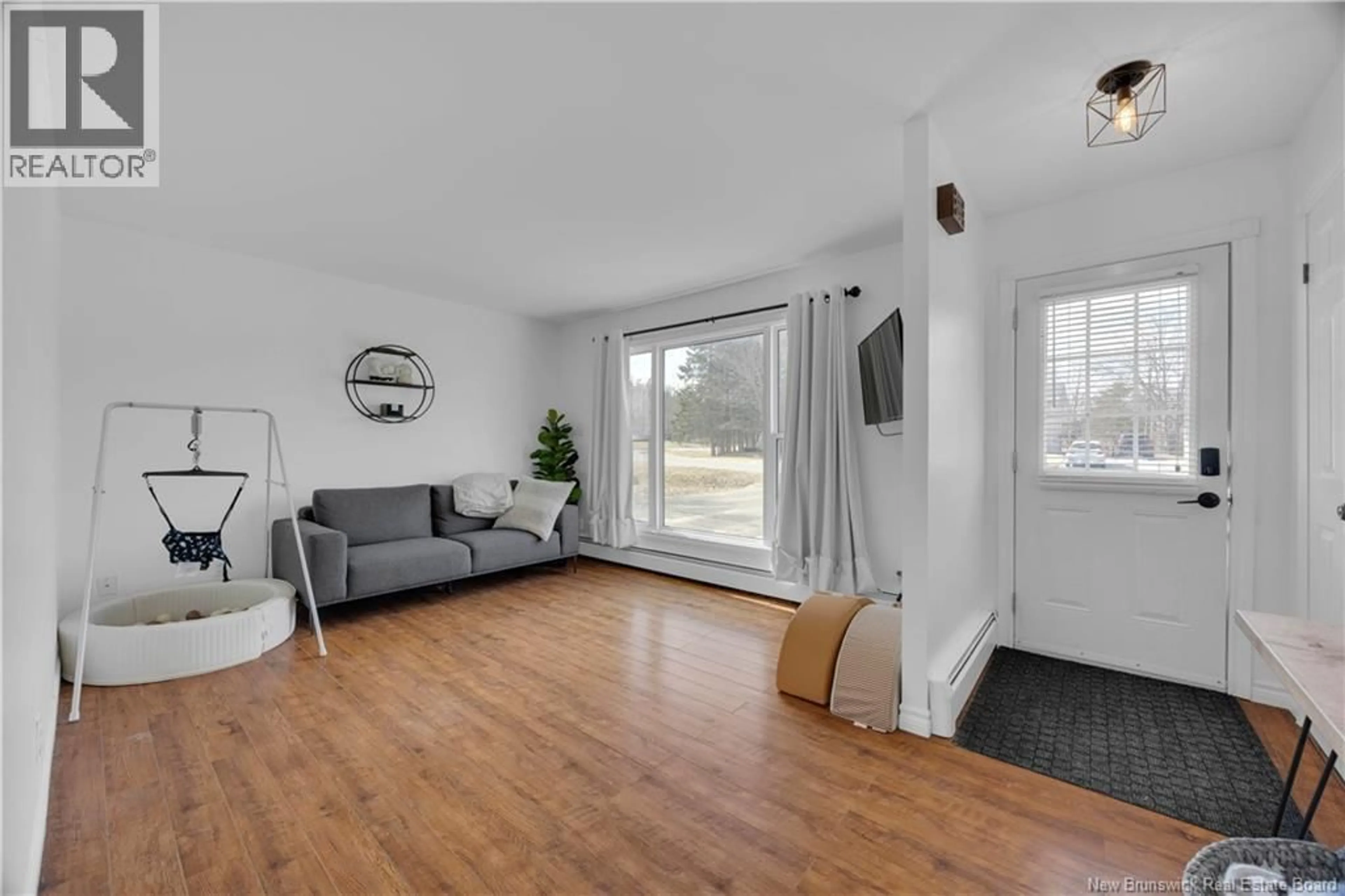 Living room with furniture, unknown for 11 YANDALL DRIVE, Quispamsis New Brunswick E2E1T5