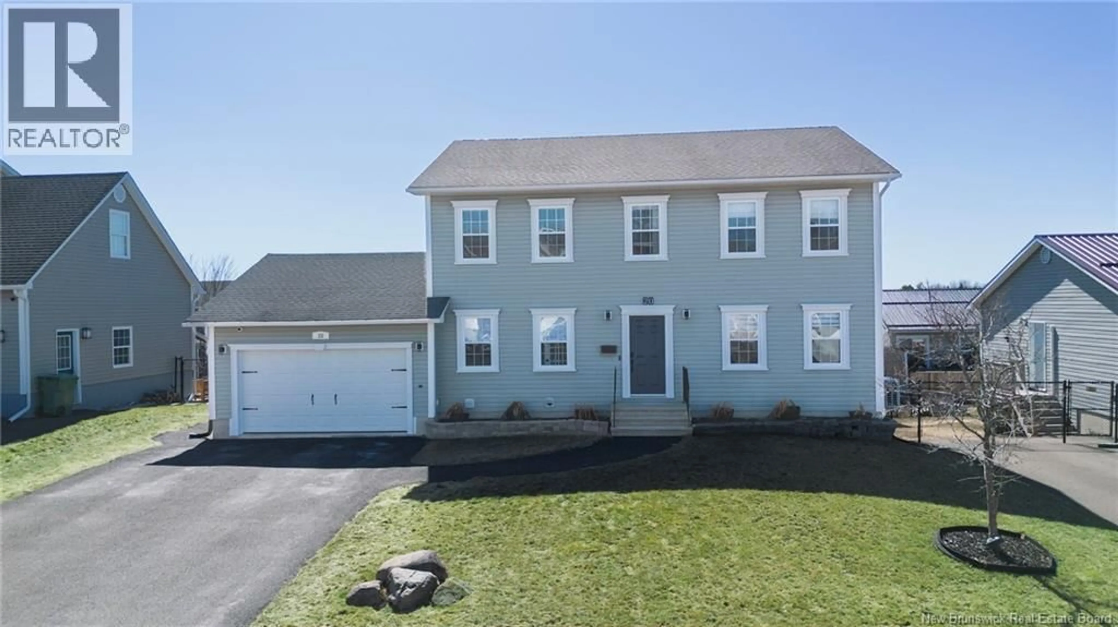 Home with vinyl exterior material, street for 20 KNOWLTON CRESCENT, Oromocto New Brunswick E2V4S8