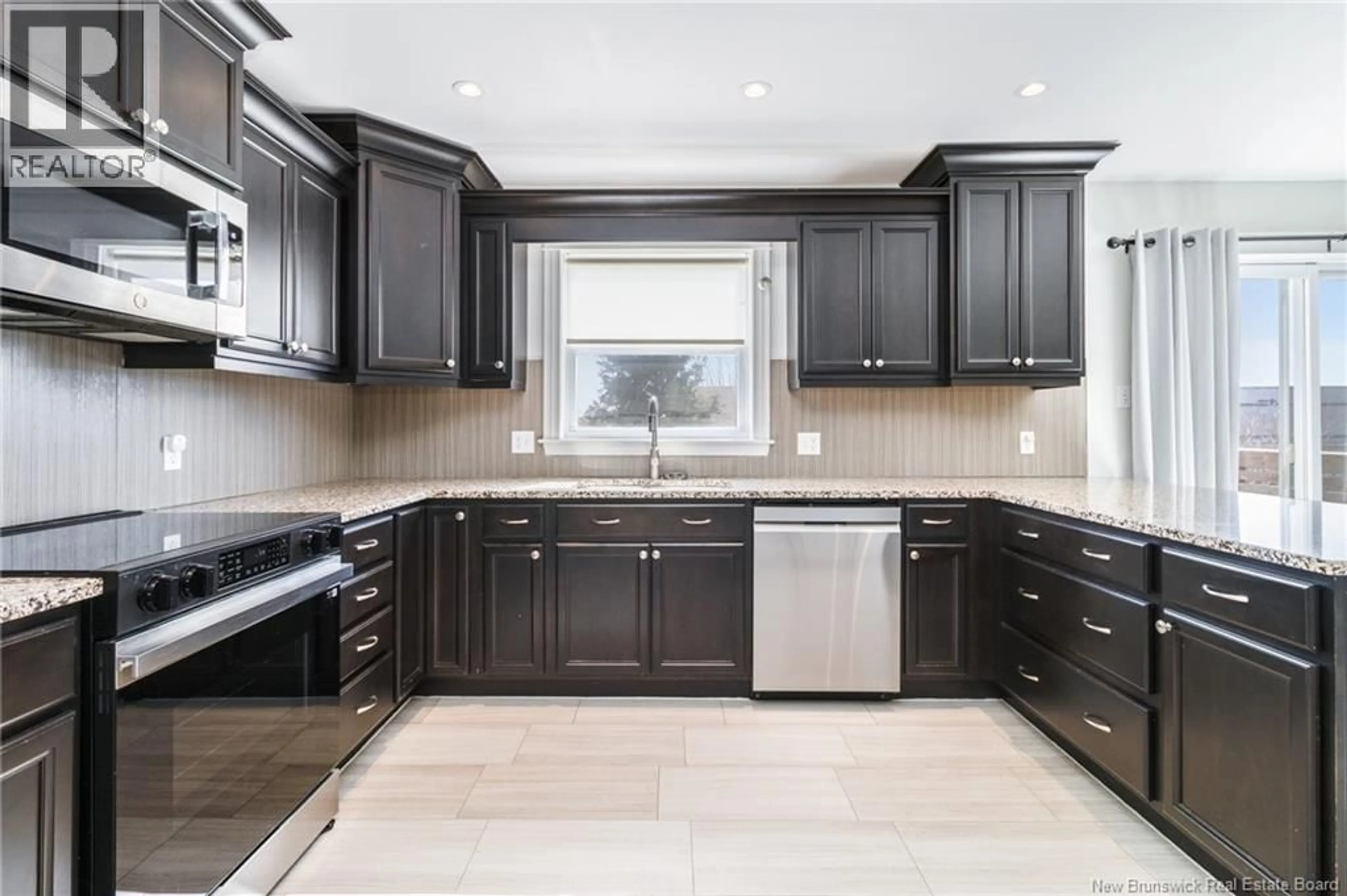 Contemporary kitchen, ceramic/tile floor for 20 KNOWLTON CRESCENT, Oromocto New Brunswick E2V4S8