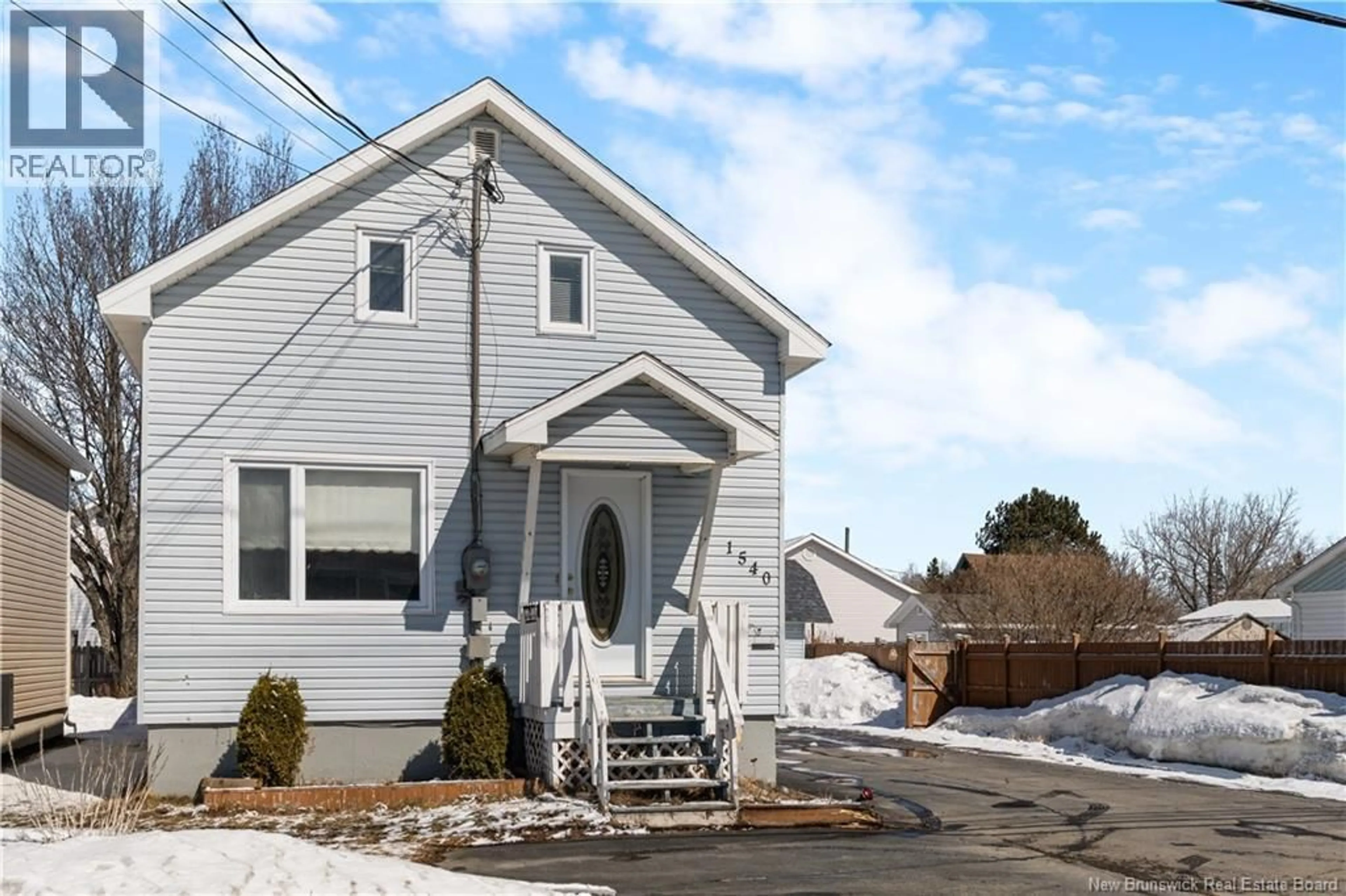 Home with vinyl exterior material, street for 1540 SUNSET DRIVE, Bathurst New Brunswick E2A3P3
