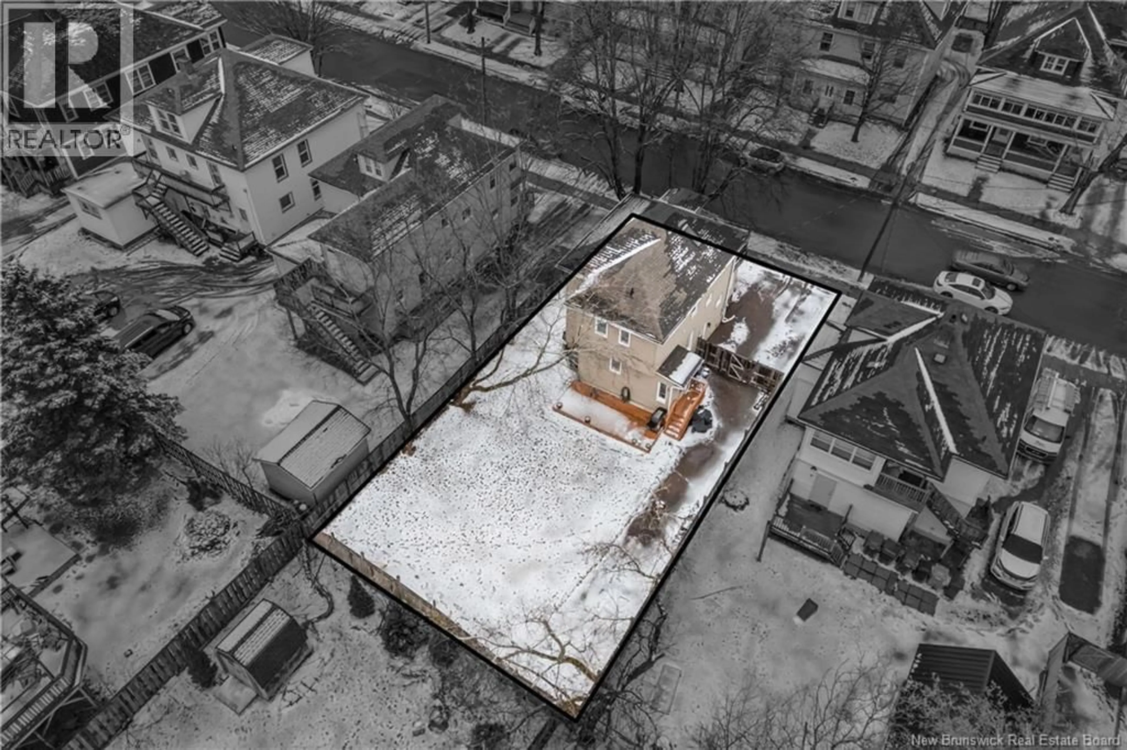 A pic from outside/outdoor area/front of a property/back of a property/a pic from drone, building for 268 DOMINION STREET, Moncton New Brunswick E1C6H3