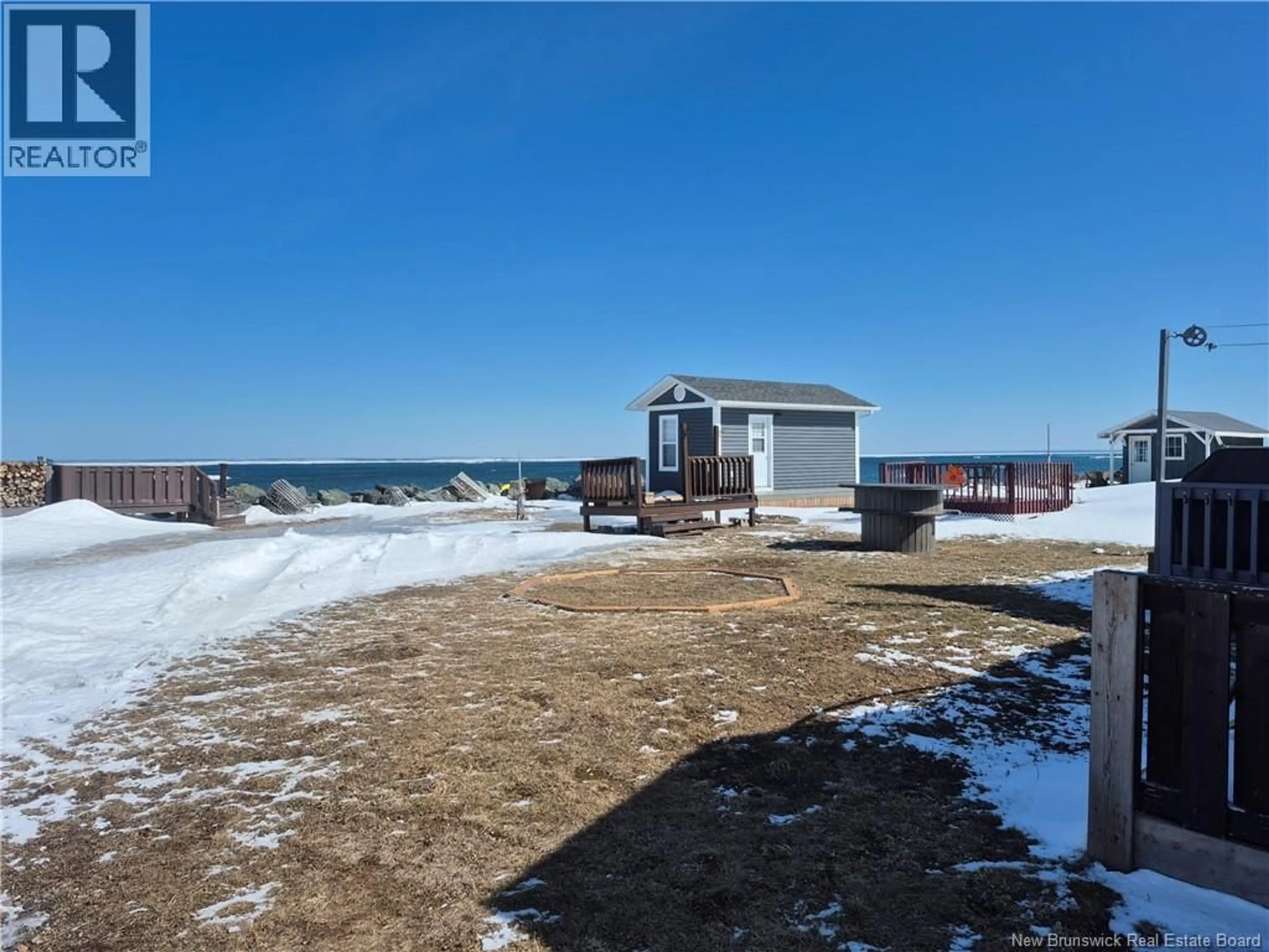 A pic from outside/outdoor area/front of a property/back of a property/a pic from drone, water/lake/river/ocean view for 637 PRINCIPALE, Pointe-Verte New Brunswick E8J2P8