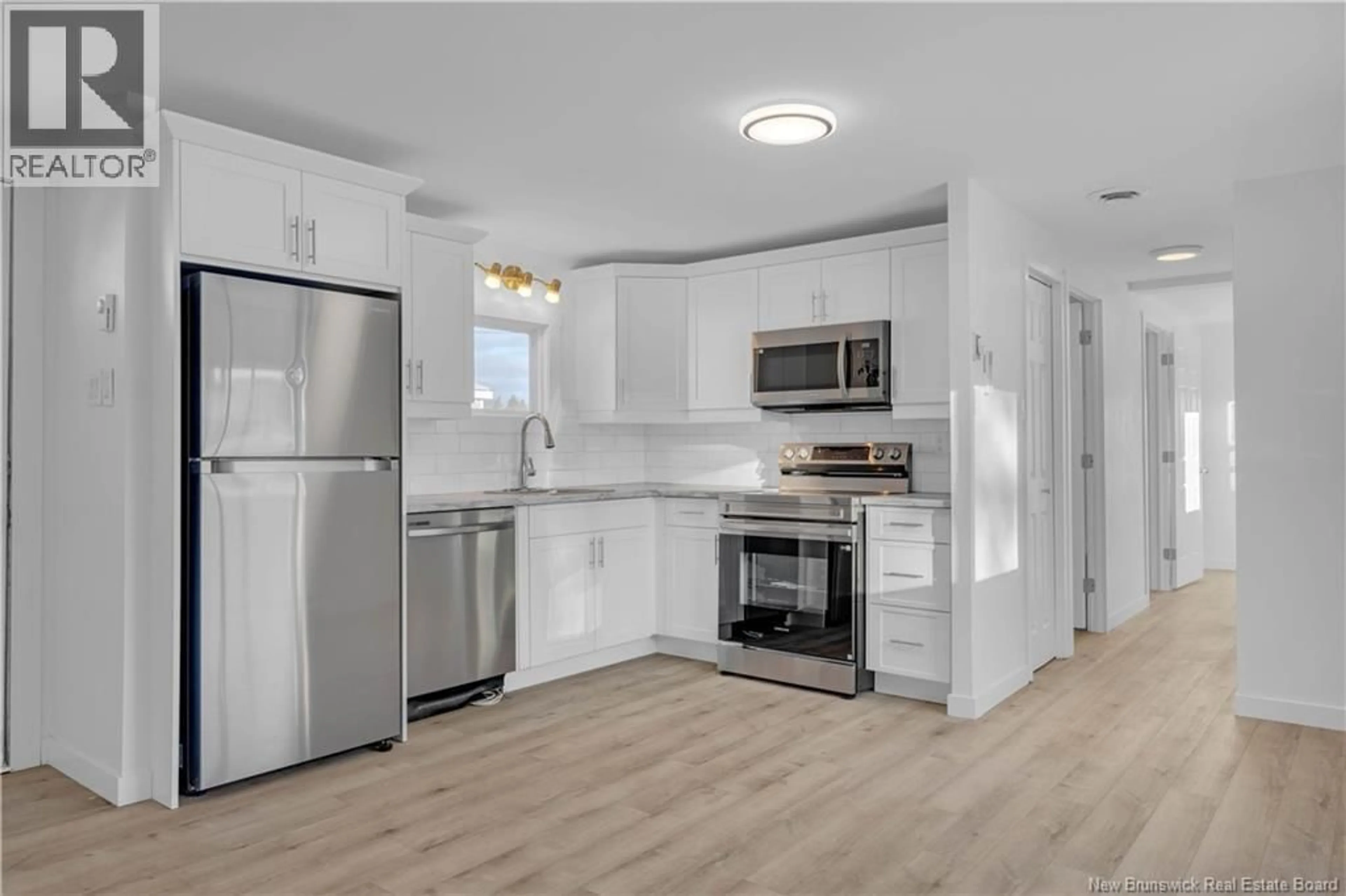 Standard kitchen, unknown for 27 DWAYNE AVENUE, Quispamsis New Brunswick E2G1S5