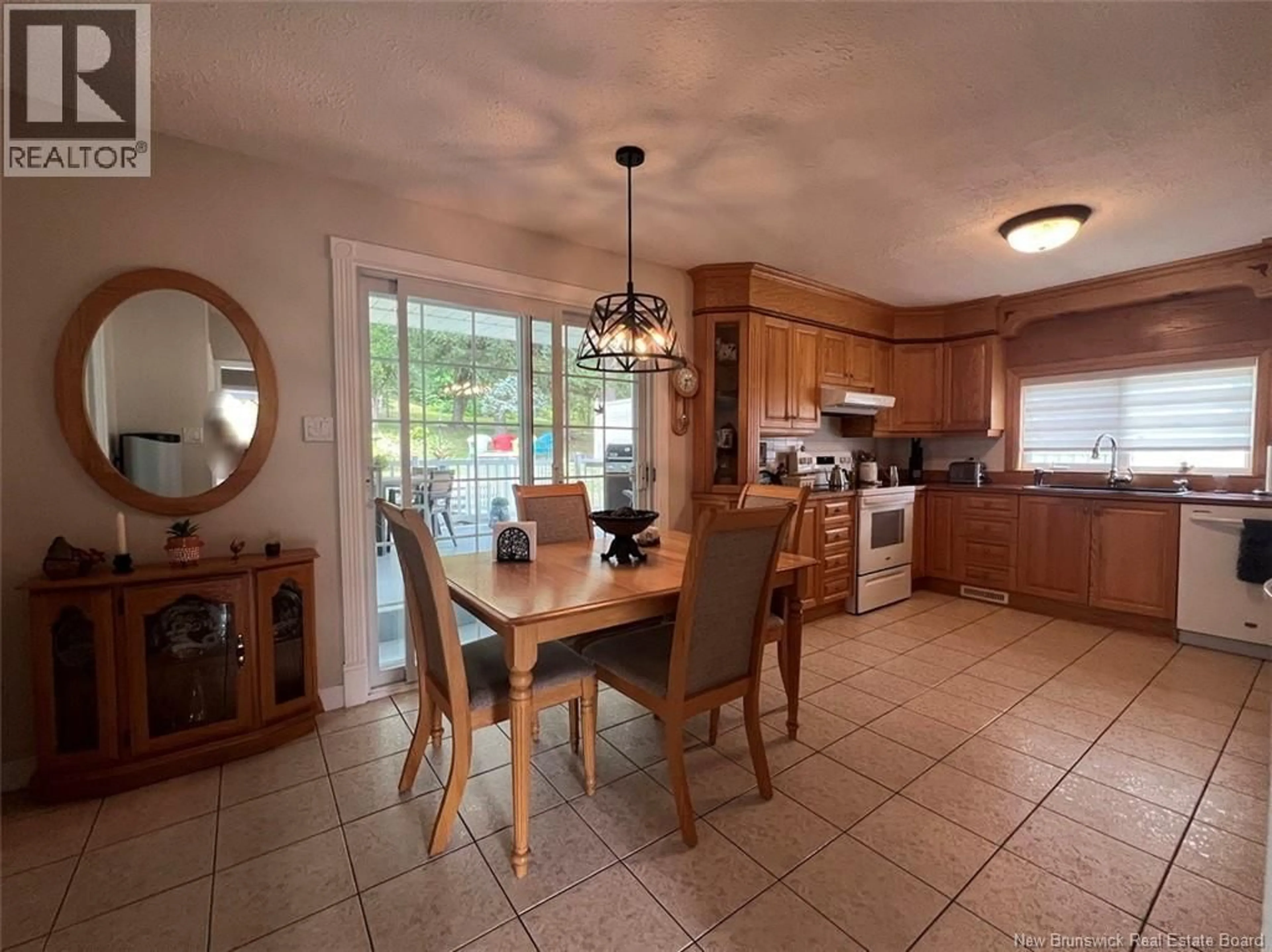 Dining room, ceramic/tile floor for 189 MARTIN STREET, Edmundston New Brunswick E3V2N6