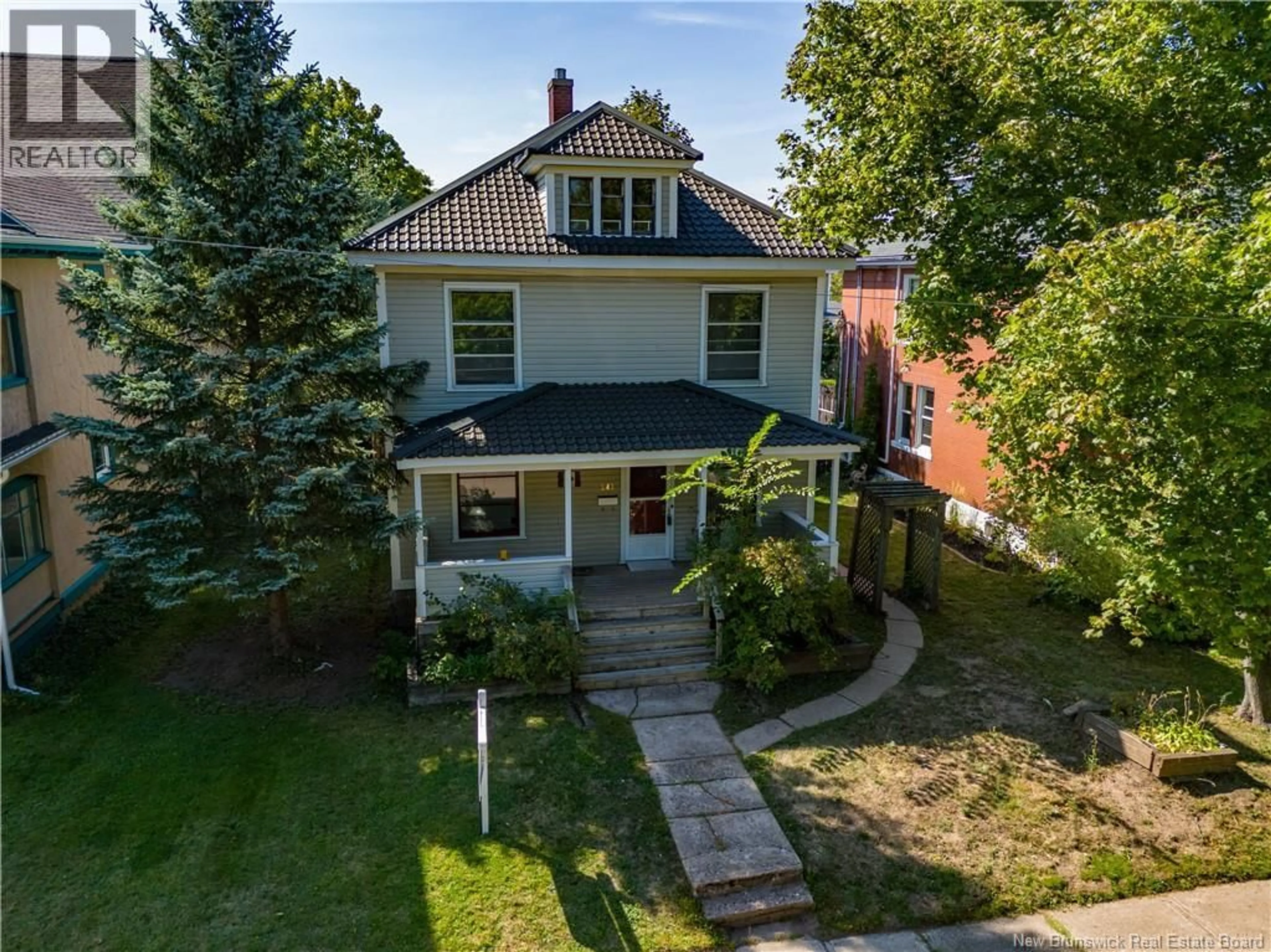 A pic from outside/outdoor area/front of a property/back of a property/a pic from drone, street for 242 CAMERON STREET, Moncton New Brunswick E1C5Z3