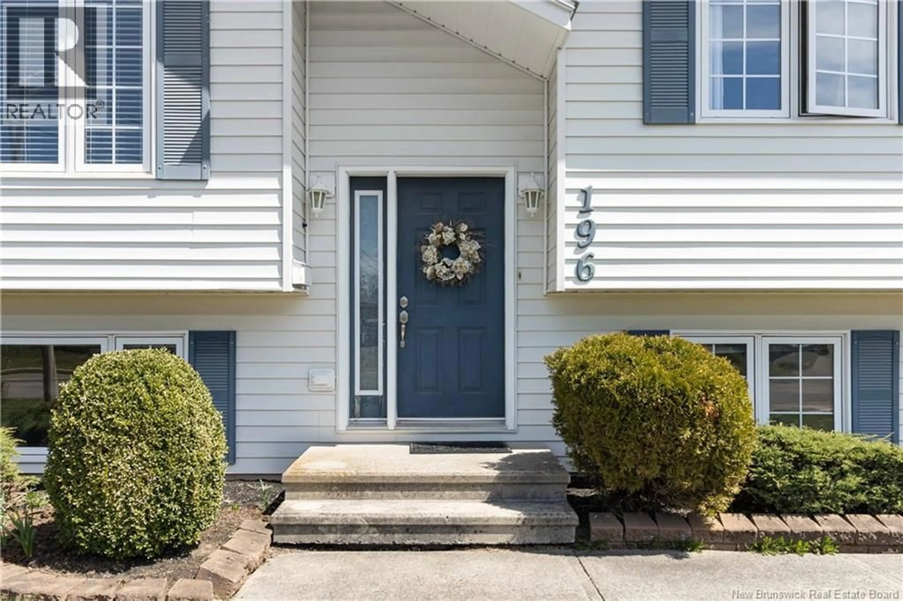 Indoor entryway for 196 SUNSHINE DRIVE, Moncton New Brunswick E1G2E1