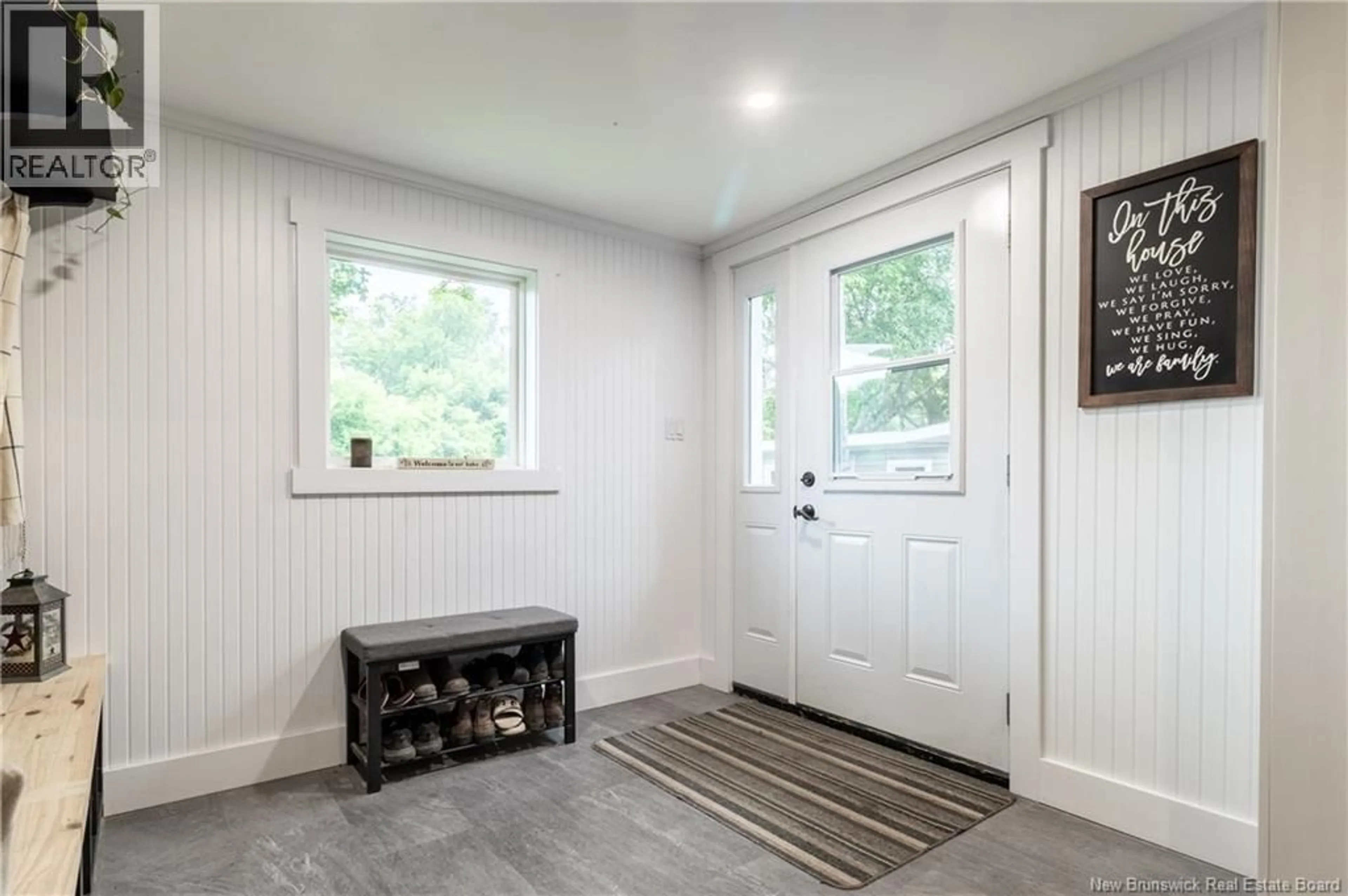 Indoor entryway for 121 WENTWORTH STREET, Woodstock New Brunswick E7M2Z4