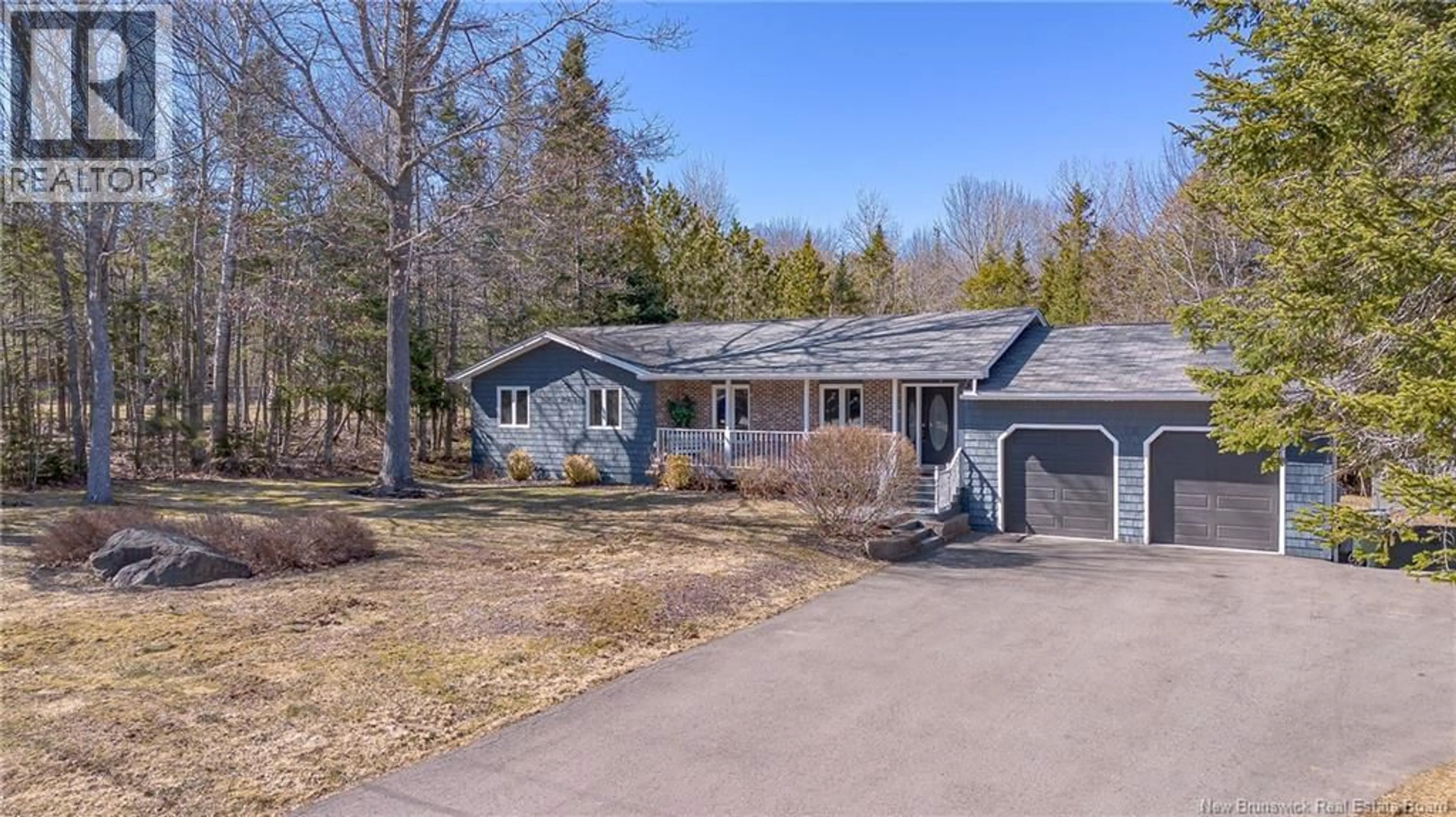 A pic from outside/outdoor area/front of a property/back of a property/a pic from drone, street for 19 CLIFF STREET, Quispamsis New Brunswick E2G1Y4